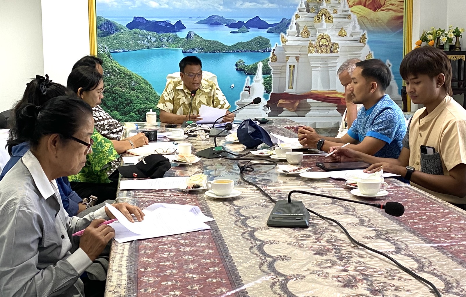 พช.สุราษฎร์ ประชุมคัดเลือกผู้ประกอบการเข้าร่วมงาน OTOP Midyear 2025