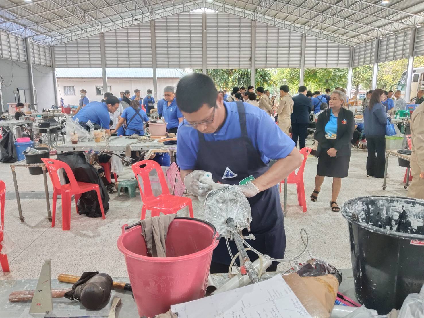 📣พช.สุราษฎร์ธานี📣 ร่วมพิธีเปิดโครงการออกหน่วยทำขาเทียม พระราชทาน โดยมูลนิธิขาเทียมในสมเด็จพระศรีนครินทราบรมราชชนนี ร่วมกับจังหวัดสุราษฎร์ธานี มหาวิทยาลัยราชภัฏสุราษฎร์ธานี และองค์การสงเคราะห์ทหารผ่านศึก ในพระบรมราชูปถัมภ์