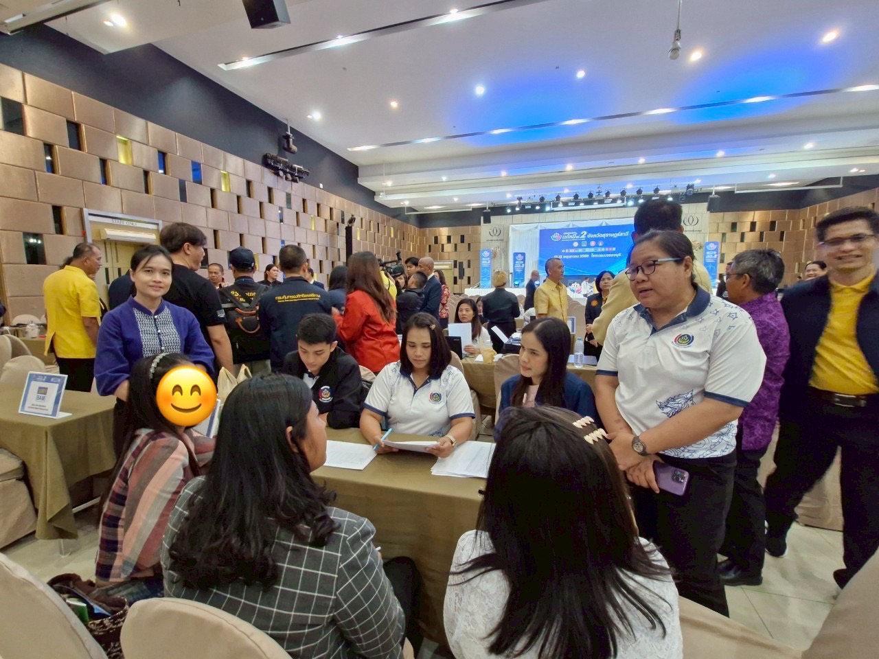 พช.สุราษฎร์ธานี จัดมหกรรมแก้หนี้ สร้างวิถีแห่งความเป็นธรรม ปีที่ 2 พร้อมคลินิกแก้หนี้เคลื่อนที่ (Clinic Mobile) ให้คำปรึกษาลูกหนี้กองทุนพัฒนาบทบาทสตรี