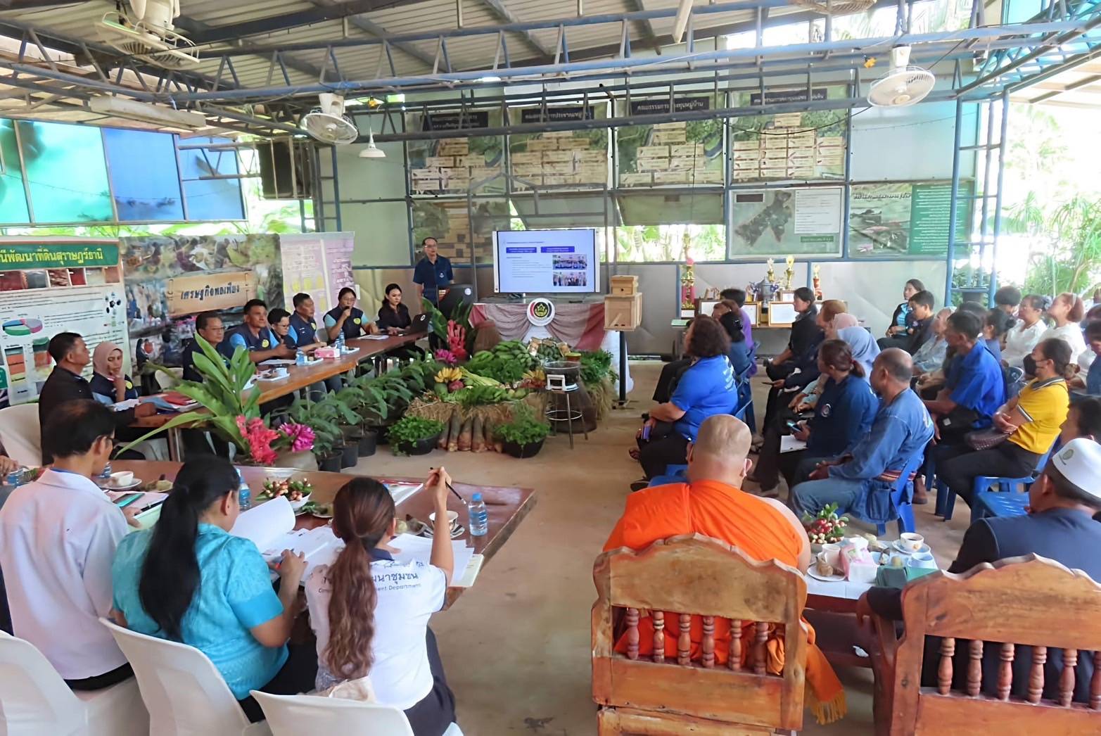  พช.สุราษฎร์ ลงพื้นที่เฟ้นหากิจกรรมพัฒนาชุมชนดีเด่น วันที่ห้า