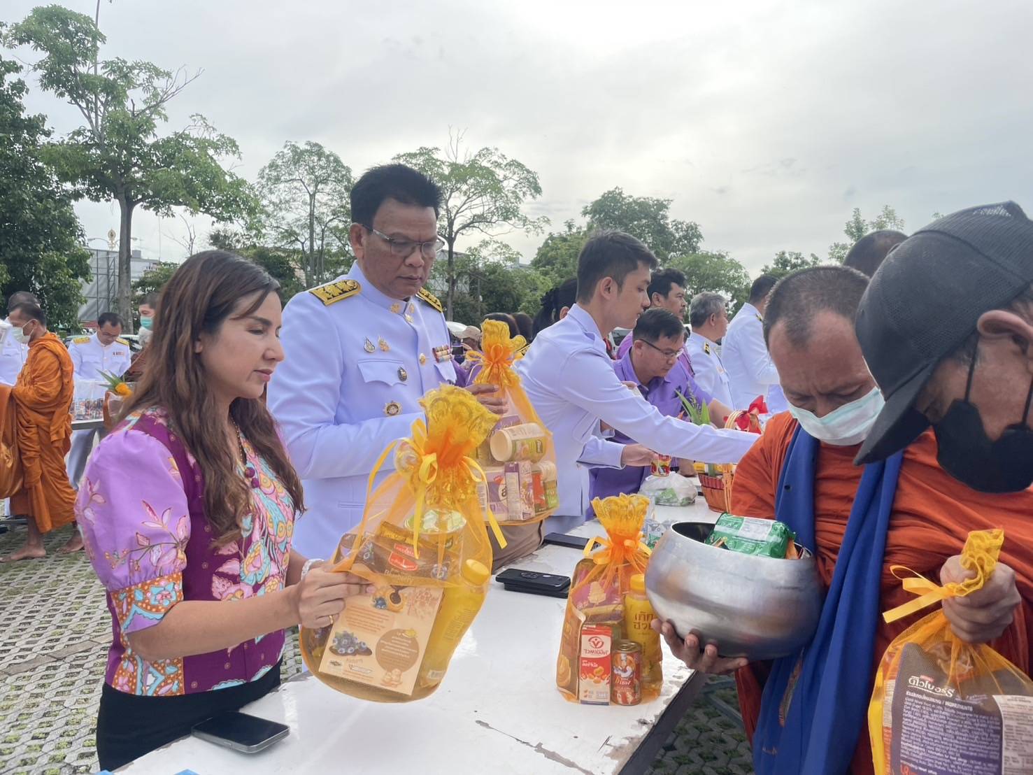 📣พช.สุราษฎร์ธานี📣ร่วมกิจกรรมเฉลิมพระเกียรติสมเด็จพระนางเจ้า ฯ พระบรมราชินี เนื่องในโอกาสวันเฉลิมพระชนมพรรษา ๓ มิถุนายน ๒๕๖๘ พิธีเจริญพระพุทธมนต์และทำบุญตักบาตรถวายพระระราชกุศล