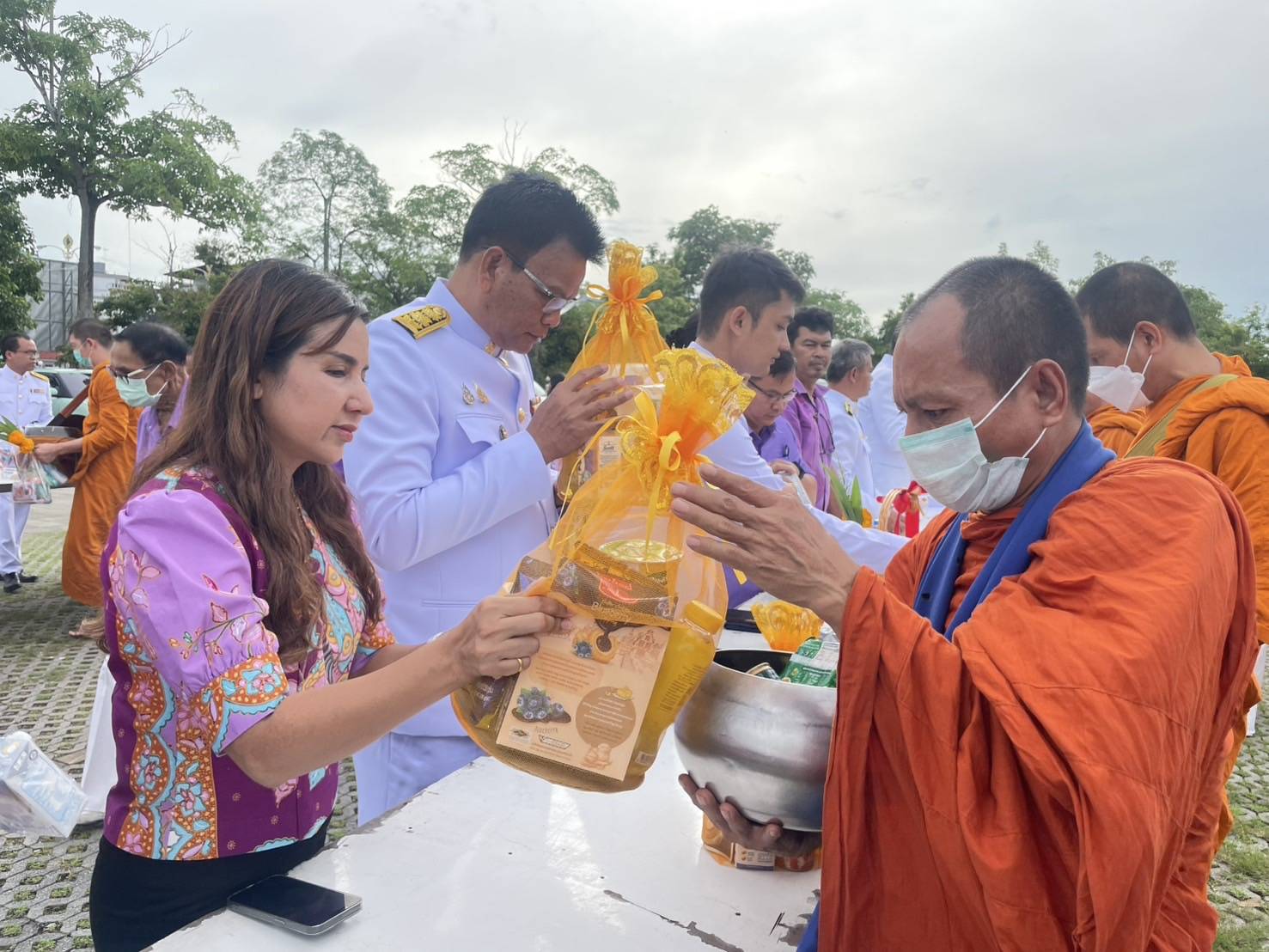 📣พช.สุราษฎร์ธานี📣ร่วมกิจกรรมเฉลิมพระเกียรติสมเด็จพระนางเจ้า ฯ พระบรมราชินี เนื่องในโอกาสวันเฉลิมพระชนมพรรษา ๓ มิถุนายน ๒๕๖๘ พิธีเจริญพระพุทธมนต์และทำบุญตักบาตรถวายพระระราชกุศล
