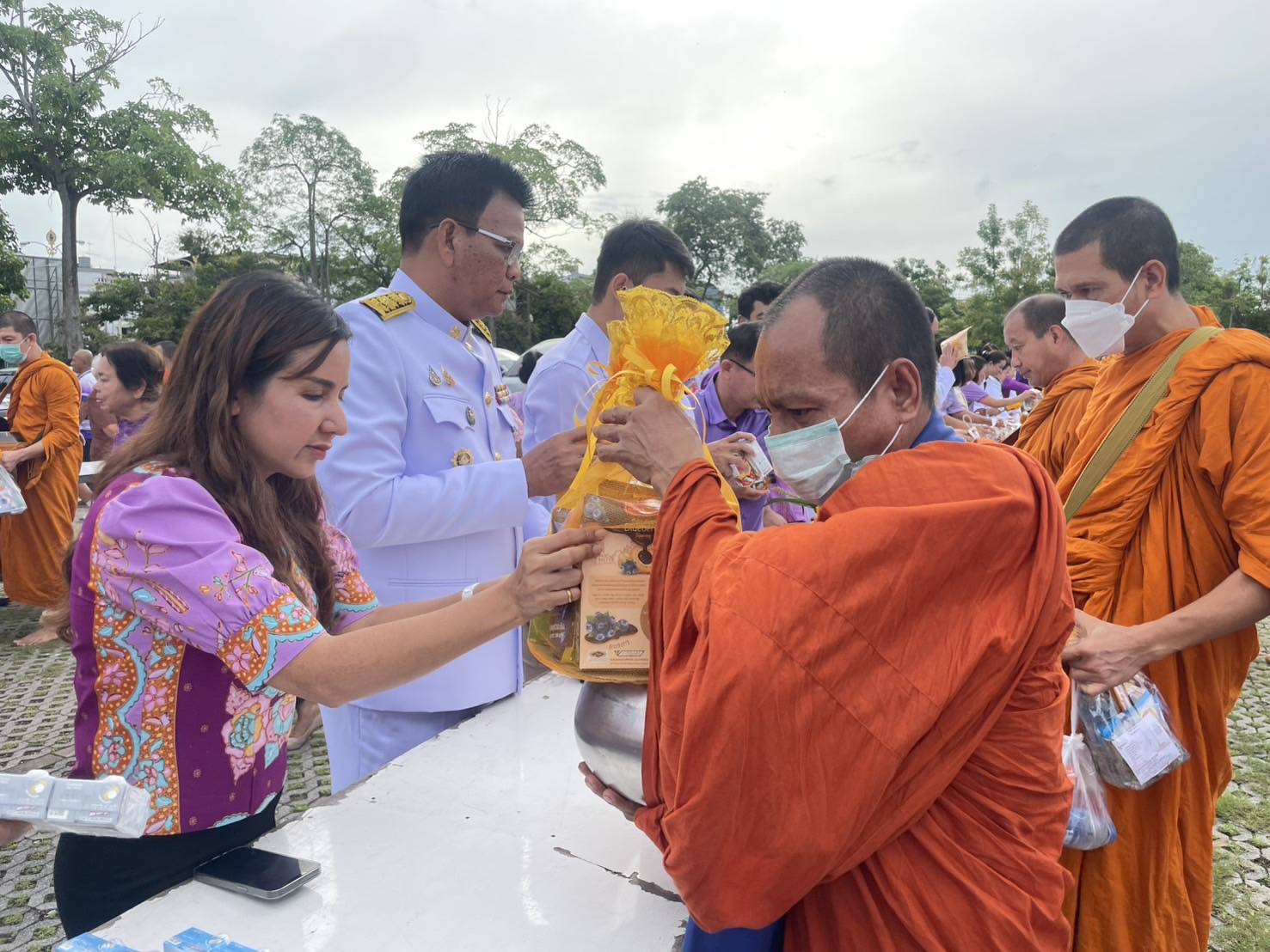 📣พช.สุราษฎร์ธานี📣ร่วมกิจกรรมเฉลิมพระเกียรติสมเด็จพระนางเจ้า ฯ พระบรมราชินี เนื่องในโอกาสวันเฉลิมพระชนมพรรษา ๓ มิถุนายน ๒๕๖๘ พิธีเจริญพระพุทธมนต์และทำบุญตักบาตรถวายพระระราชกุศล