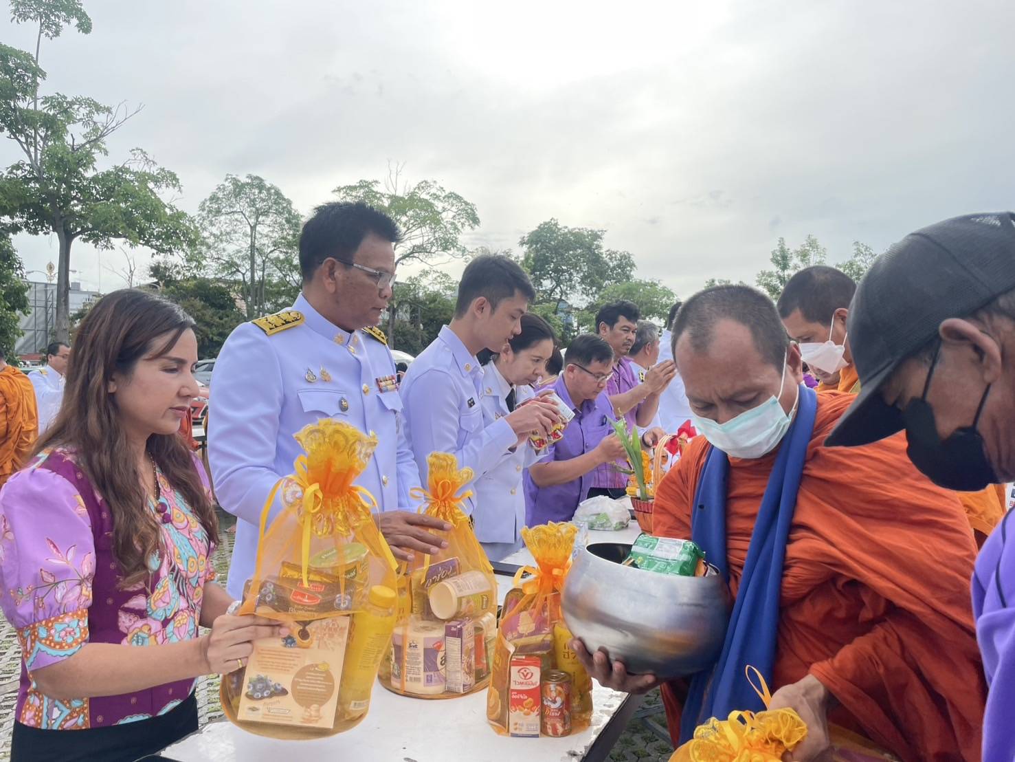 📣พช.สุราษฎร์ธานี📣ร่วมกิจกรรมเฉลิมพระเกียรติสมเด็จพระนางเจ้า ฯ พระบรมราชินี เนื่องในโอกาสวันเฉลิมพระชนมพรรษา ๓ มิถุนายน ๒๕๖๘ พิธีเจริญพระพุทธมนต์และทำบุญตักบาตรถวายพระระราชกุศล