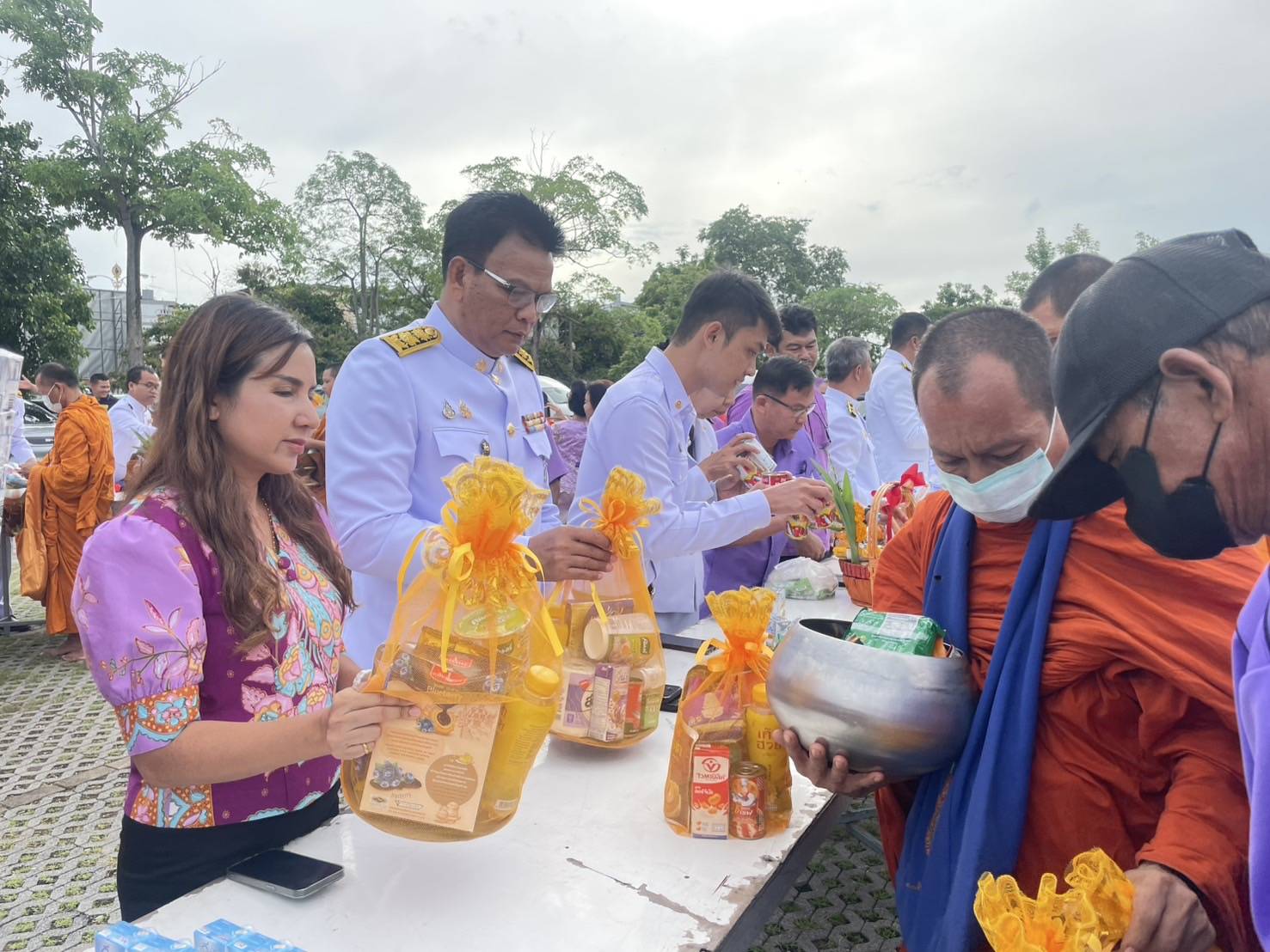 📣พช.สุราษฎร์ธานี📣ร่วมกิจกรรมเฉลิมพระเกียรติสมเด็จพระนางเจ้า ฯ พระบรมราชินี เนื่องในโอกาสวันเฉลิมพระชนมพรรษา ๓ มิถุนายน ๒๕๖๘ พิธีเจริญพระพุทธมนต์และทำบุญตักบาตรถวายพระระราชกุศล