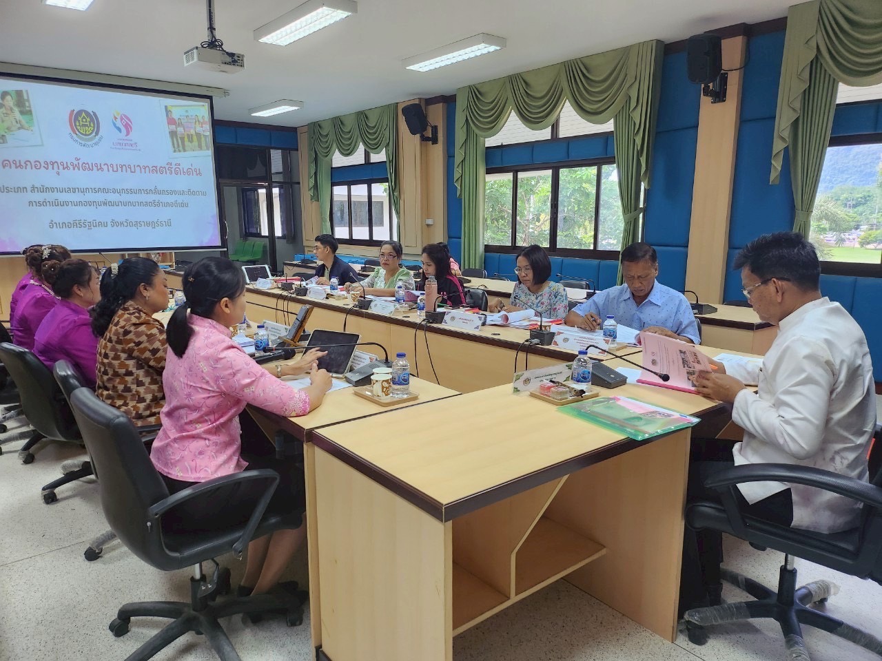 พช.สุราษฎร์ฯ คัดเลือกคนกองทุนพัฒนาบทบาทสตรีดีเด่น โซนขุนเขา ปี 68 ยกย่องคนทำงานเพื่อชุมชน