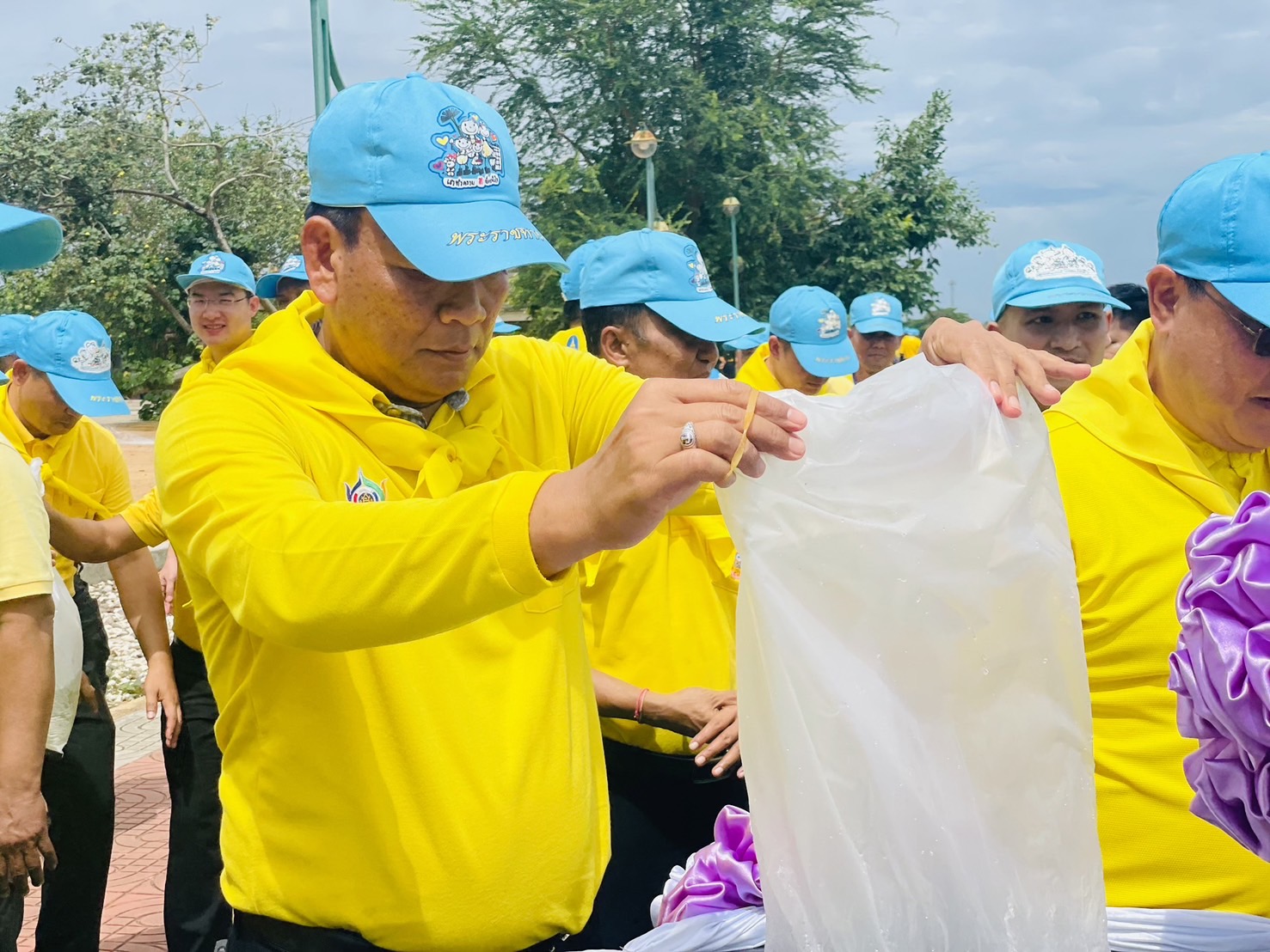 พช.สุราษฎร์ฯ ร่วมทำความดีด้วยหัวใจ “จิตอาสาพัฒนาและบริการประชาชน” เนื่องในโอกาสวันเฉลิมพระชนมพรรษา สมเด็จพระนางเจ้าสุทิดา พัชรสุธาพิมลลักษณ พระบรมราชินี ประจำปี พ.ศ.2568