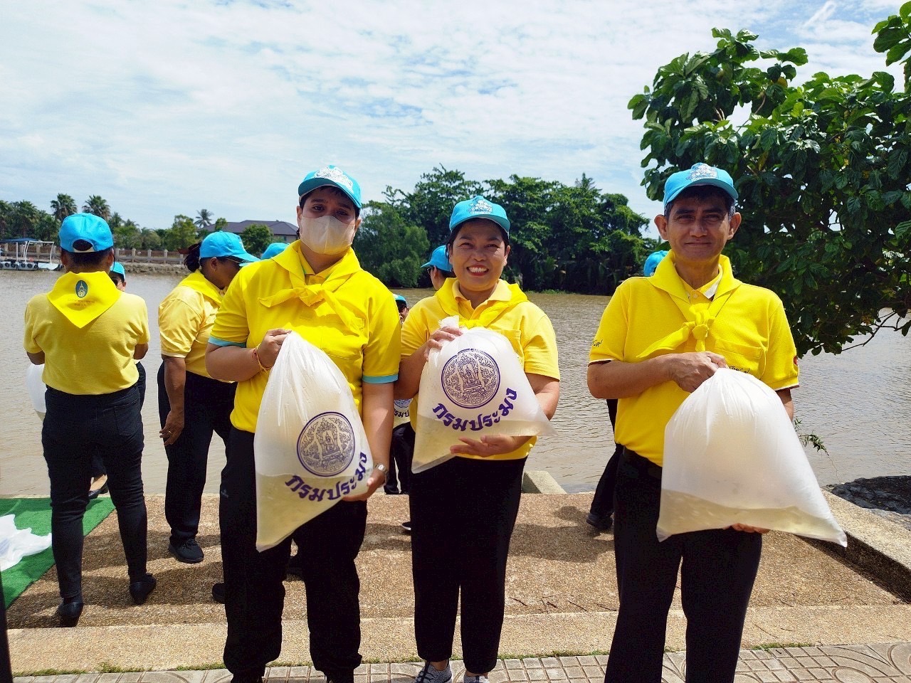 พช.สุราษฎร์ฯ ร่วมทำความดีด้วยหัวใจ “จิตอาสาพัฒนาและบริการประชาชน” เนื่องในโอกาสวันเฉลิมพระชนมพรรษา สมเด็จพระนางเจ้าสุทิดา พัชรสุธาพิมลลักษณ พระบรมราชินี ประจำปี พ.ศ.2568