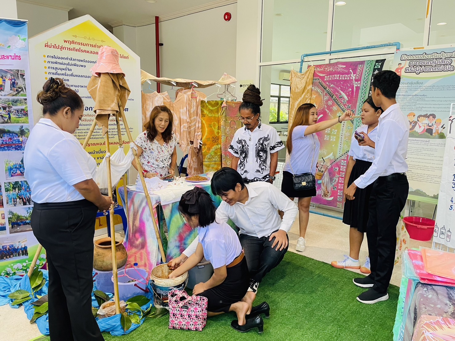 พช.สุราษฎร์ฯ สานพลังเครือข่ายต่อต้านยาเสพติดโลก