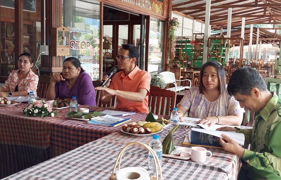 🟡 “วันหยุดเราไม่หยุด!” พช.สุราษฎร์ฯ ลุยต่อเนื่อง ลงพื้นที่คัดสรรกิจกรรมพัฒนาชุมชนดีเด่น ปี 2568 🚙🌱