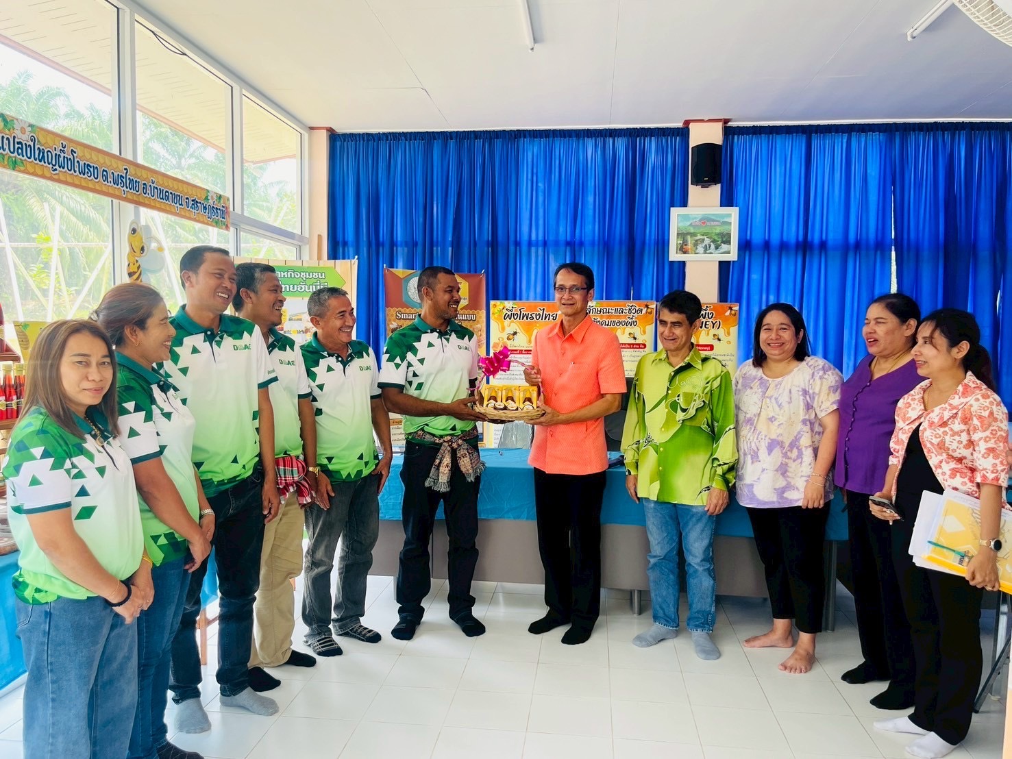 🟡 “วันหยุดเราไม่หยุด!” พช.สุราษฎร์ฯ ลุยต่อเนื่อง ลงพื้นที่คัดสรรกิจกรรมพัฒนาชุมชนดีเด่น ปี 2568 🚙🌱