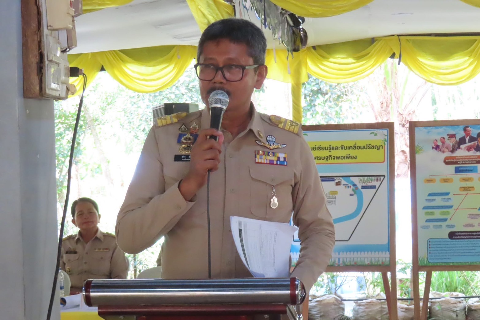 พช.สุราษฎร์ ลงพื้นที่เฟ้นหากิจกรรมพัฒนาชุมชนดีเด่น วันที่ หก