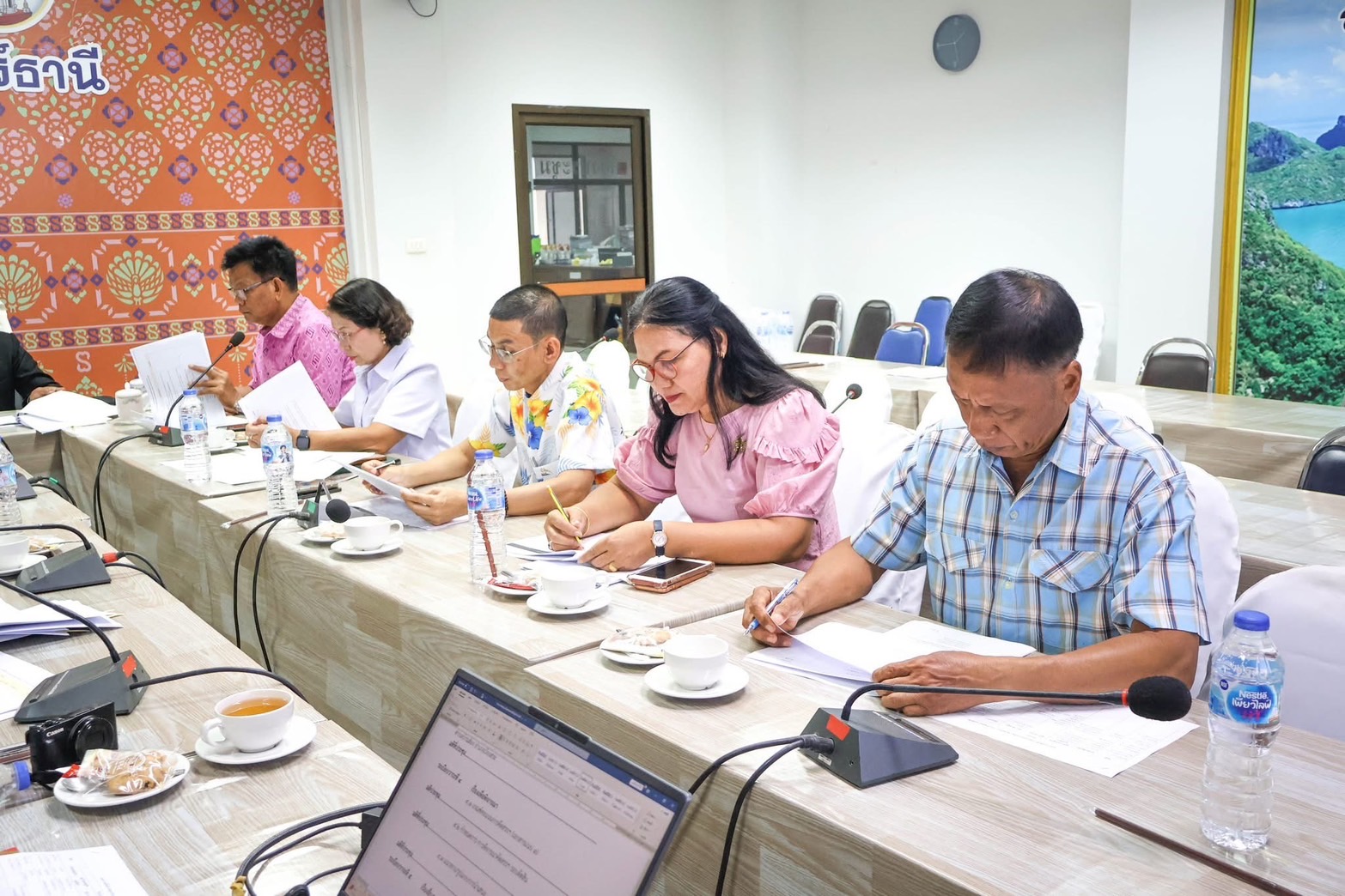 🎯 **พช.สุราษฎร์ธานี เดินหน้า! เตรียมคัดเลือกกิจกรรมพัฒนาชุมชนดีเด่น ปี 2568 รอบตัดสิน**