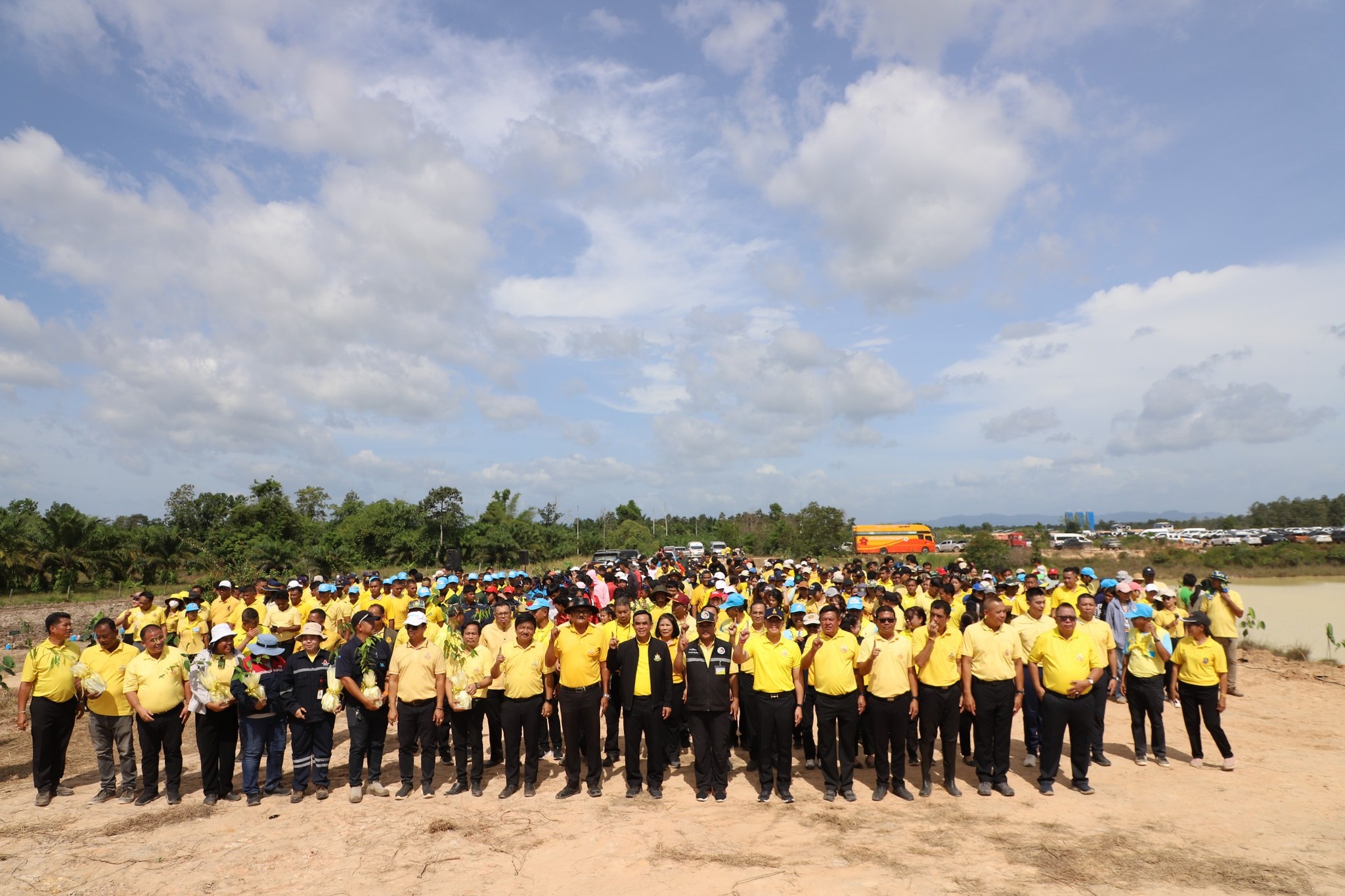 📣พช.สุราษฎร์ธานี ร่วมกิจกรรมปลูกต้นไม้ ภายใต้ “โครงการปลูกป่าเฉลิมพระเกียรติ เนื่องในโอกาสวันเฉลิมพระชนมพรรษา พระบาทสมเด็จพระเจ้าอยู่หัว 28 กรกฎาคม 2568