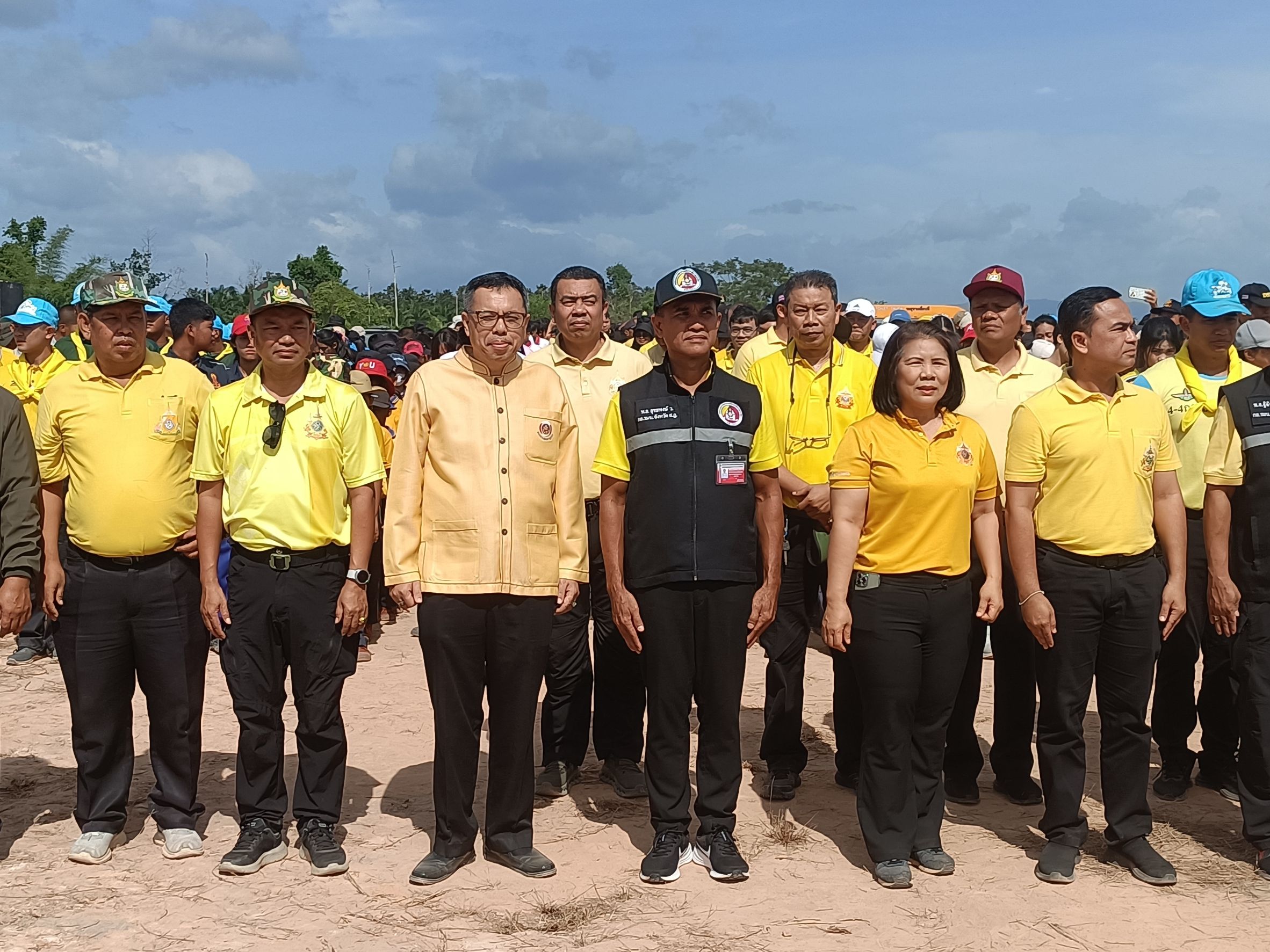 📣พช.สุราษฎร์ธานี ร่วมกิจกรรมปลูกต้นไม้ ภายใต้ “โครงการปลูกป่าเฉลิมพระเกียรติ เนื่องในโอกาสวันเฉลิมพระชนมพรรษา พระบาทสมเด็จพระเจ้าอยู่หัว 28 กรกฎาคม 2568