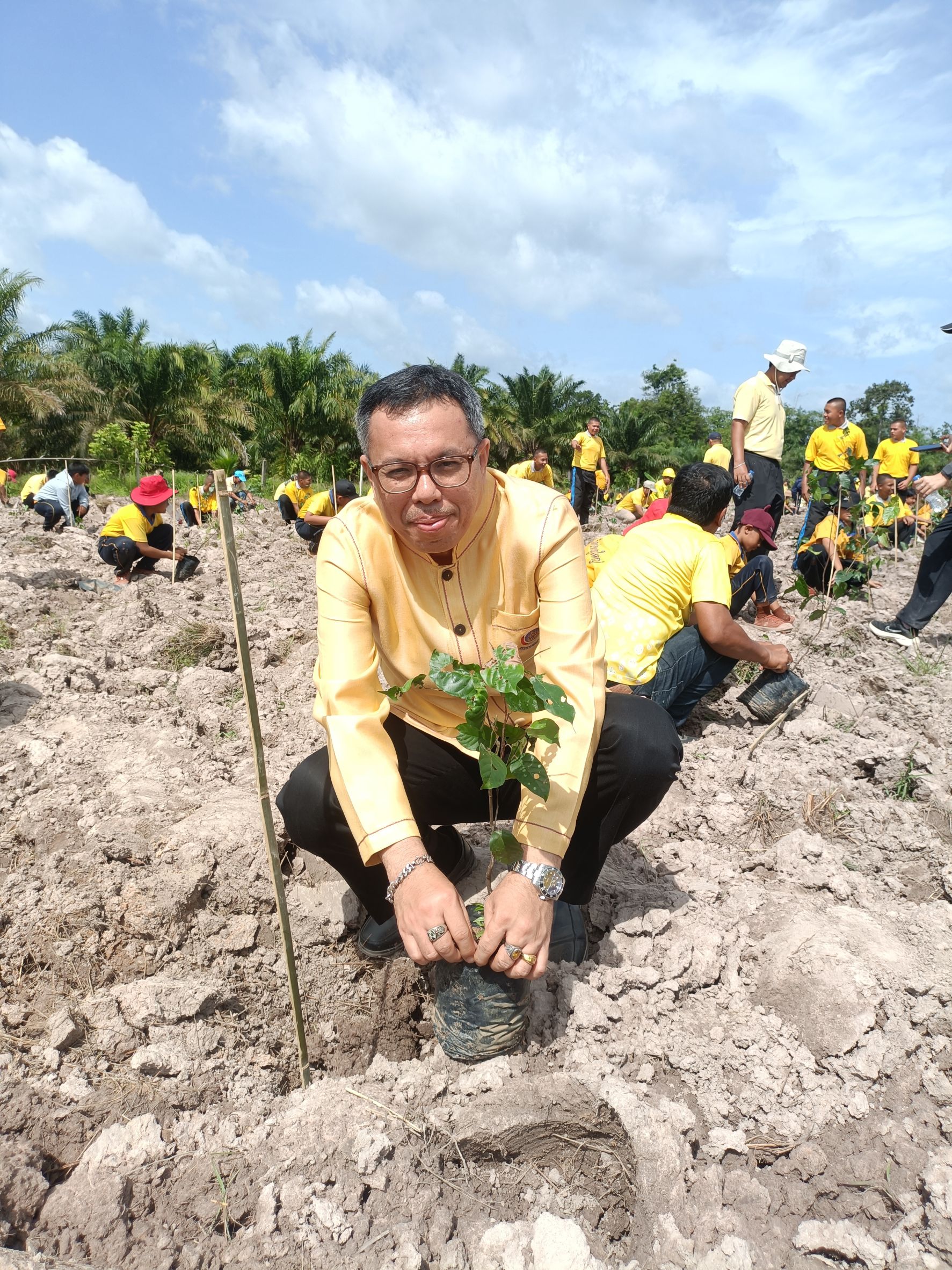 📣พช.สุราษฎร์ธานี ร่วมกิจกรรมปลูกต้นไม้ ภายใต้ “โครงการปลูกป่าเฉลิมพระเกียรติ เนื่องในโอกาสวันเฉลิมพระชนมพรรษา พระบาทสมเด็จพระเจ้าอยู่หัว 28 กรกฎาคม 2568