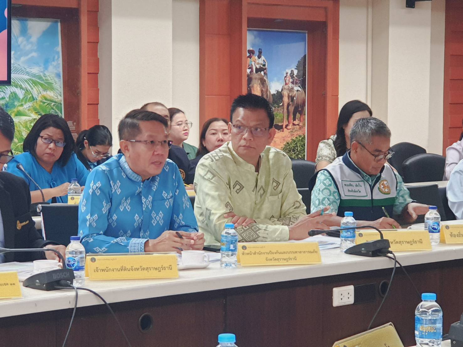 📣พช.สุราษฎร์ธานี📣 นำเสนอผลการขับเคลื่อนกองทุนแม่ของแผ่นดิน จังหวัดสุราษฎร์ธานี ตามประเด็นการขับเคลื่อนภารกิจด้านความมั่นคงภายใน