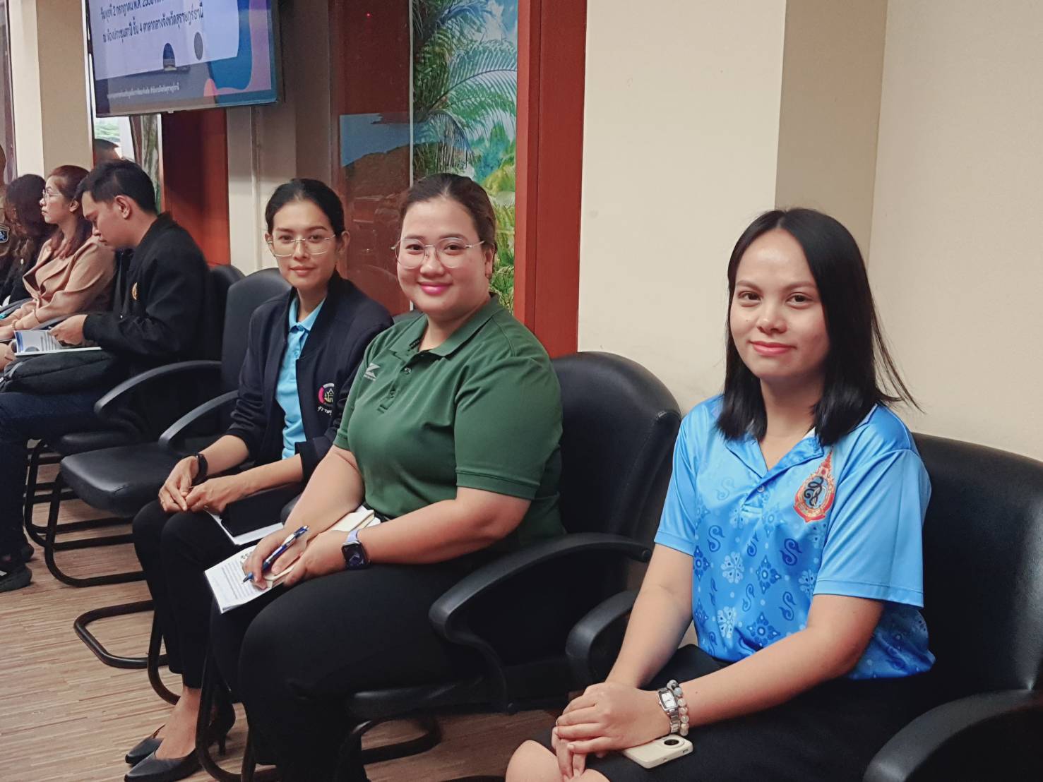 📣พช.สุราษฎร์ธานี📣 นำเสนอผลการขับเคลื่อนกองทุนแม่ของแผ่นดิน จังหวัดสุราษฎร์ธานี ตามประเด็นการขับเคลื่อนภารกิจด้านความมั่นคงภายใน