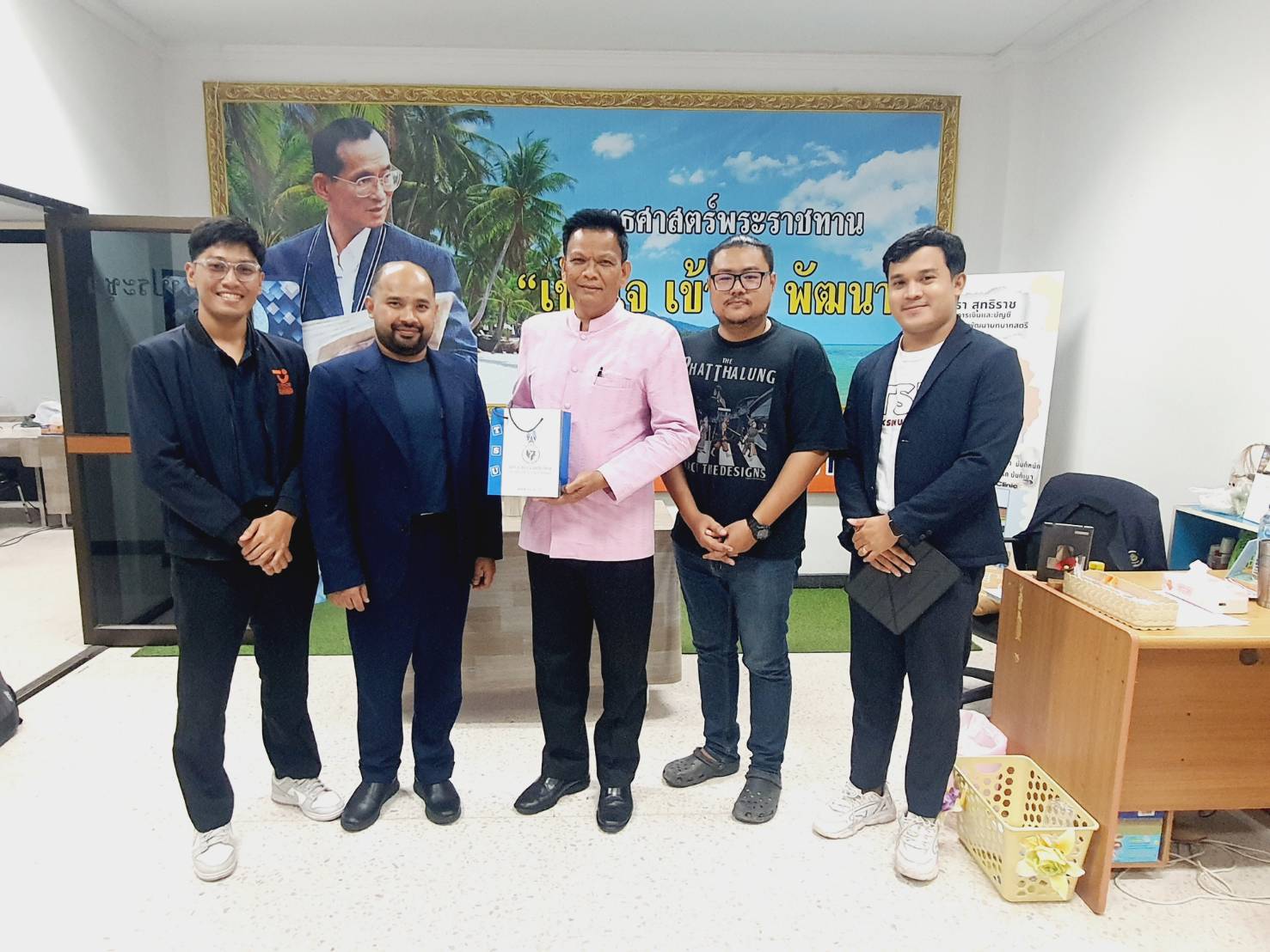 พช.สุราษฎร์ธานี  หารือความร่วมมือด้านการพัฒนา ส่งเสริม และสนับสนุนผู้ประกอบการให้มีการเติบโตอย่างยั่งยืน กับผู้แทนอุทยานวิทยาศาสตร์และนวัตกรรมสังคม มหาวิทยาลัยทักษิณ