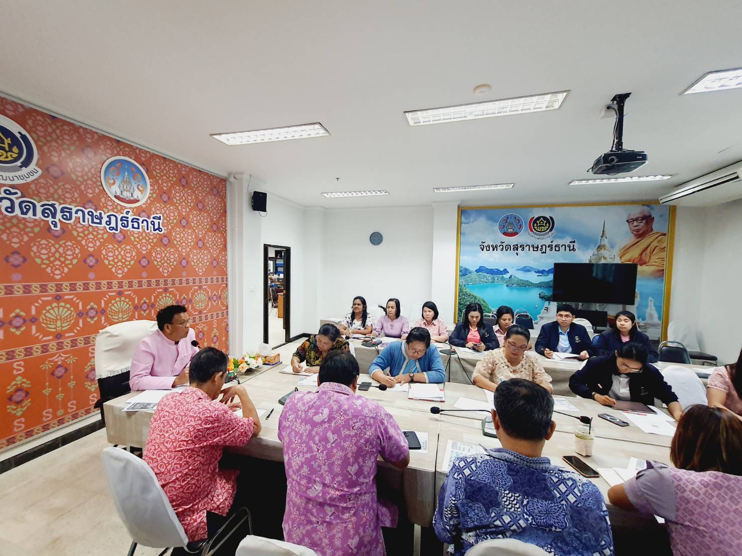 📣พช.สุราษฎร์ธานี ประชุมประจำเดือนผู้อำนวยการกลุ่มงานฯ และนักวิชาการพัฒนาชุมชน สำนักงานพัฒนาชุมชนจังหวัดสุราษฎร์ธานี ครั้งที่ 6/2568