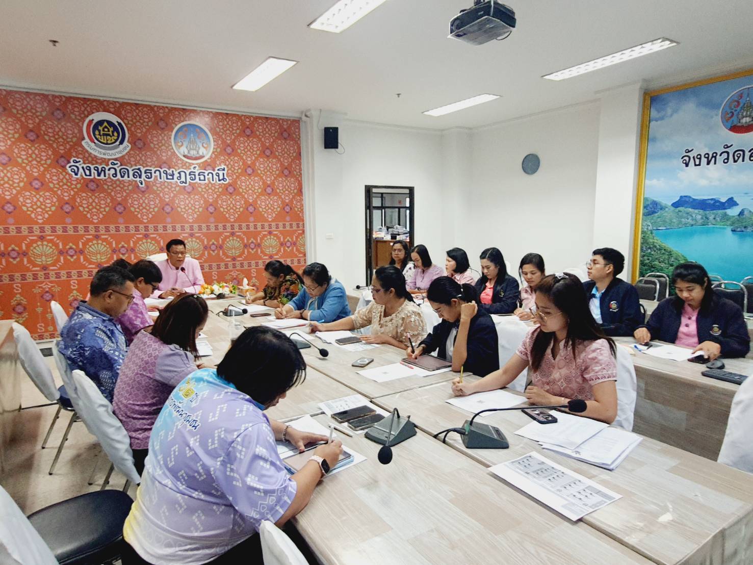 📣พช.สุราษฎร์ธานี ประชุมประจำเดือนผู้อำนวยการกลุ่มงานฯ และนักวิชาการพัฒนาชุมชน สำนักงานพัฒนาชุมชนจังหวัดสุราษฎร์ธานี ครั้งที่ 6/2568