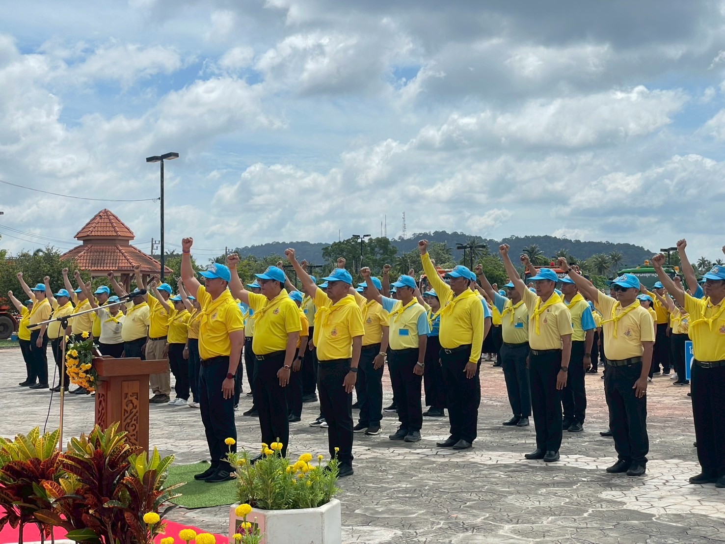 พช.สุราษฎร์ธานี ร่วมกกิจกรรมจิตอาสาเฉลิมพระเกียรติ เนื่องในโอกาสวันเฉลิมพระชนมพรรษาพระบาทสมเด็จพระเจ้าอยู่หัว 28 กรกฎาคม 2568