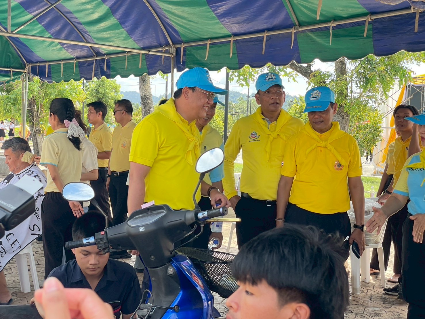 พช.สุราษฎร์ธานี ร่วมกกิจกรรมจิตอาสาเฉลิมพระเกียรติ เนื่องในโอกาสวันเฉลิมพระชนมพรรษาพระบาทสมเด็จพระเจ้าอยู่หัว 28 กรกฎาคม 2568