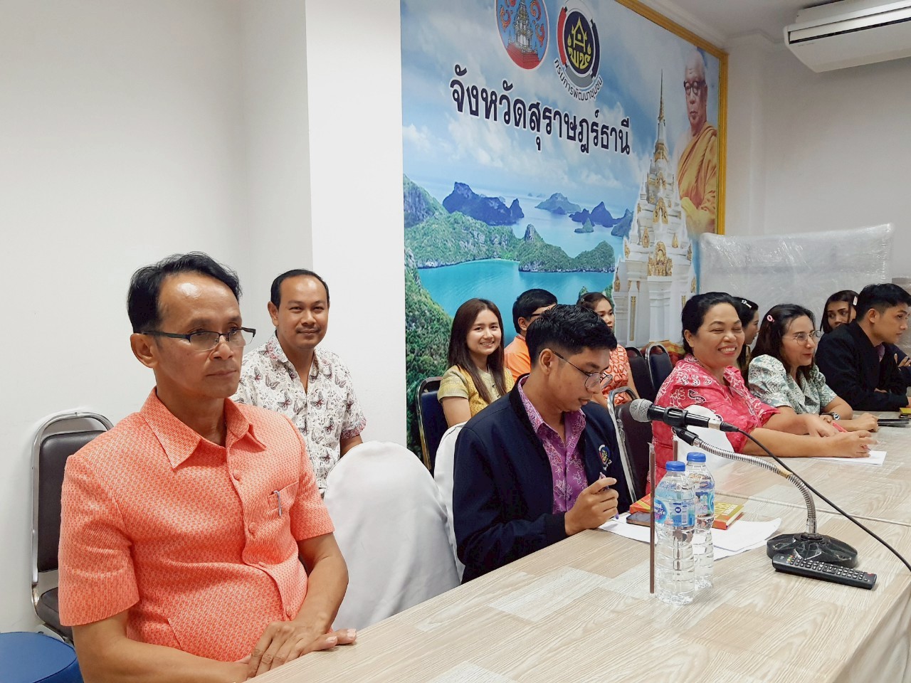 “พช.สุราษฎร์ธานี เข้ารับการคัดเลือก สำนักงานเลขานุการ อกส.จ. ดีเด่น’ ระดับศูนย์ศึกษาและพัฒนาชุมชน” พร้อมเดินหน้าสนับสนุนบทบาทสตรีอย่างยั่งยืน