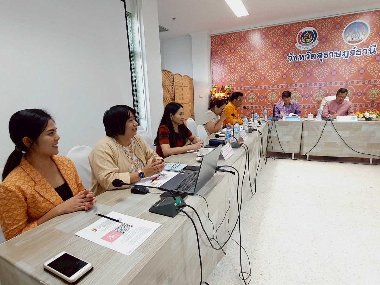 “พช.สุราษฎร์ธานี เข้ารับการคัดเลือก สำนักงานเลขานุการ อกส.จ. ดีเด่น’ ระดับศูนย์ศึกษาและพัฒนาชุมชน” พร้อมเดินหน้าสนับสนุนบทบาทสตรีอย่างยั่งยืน