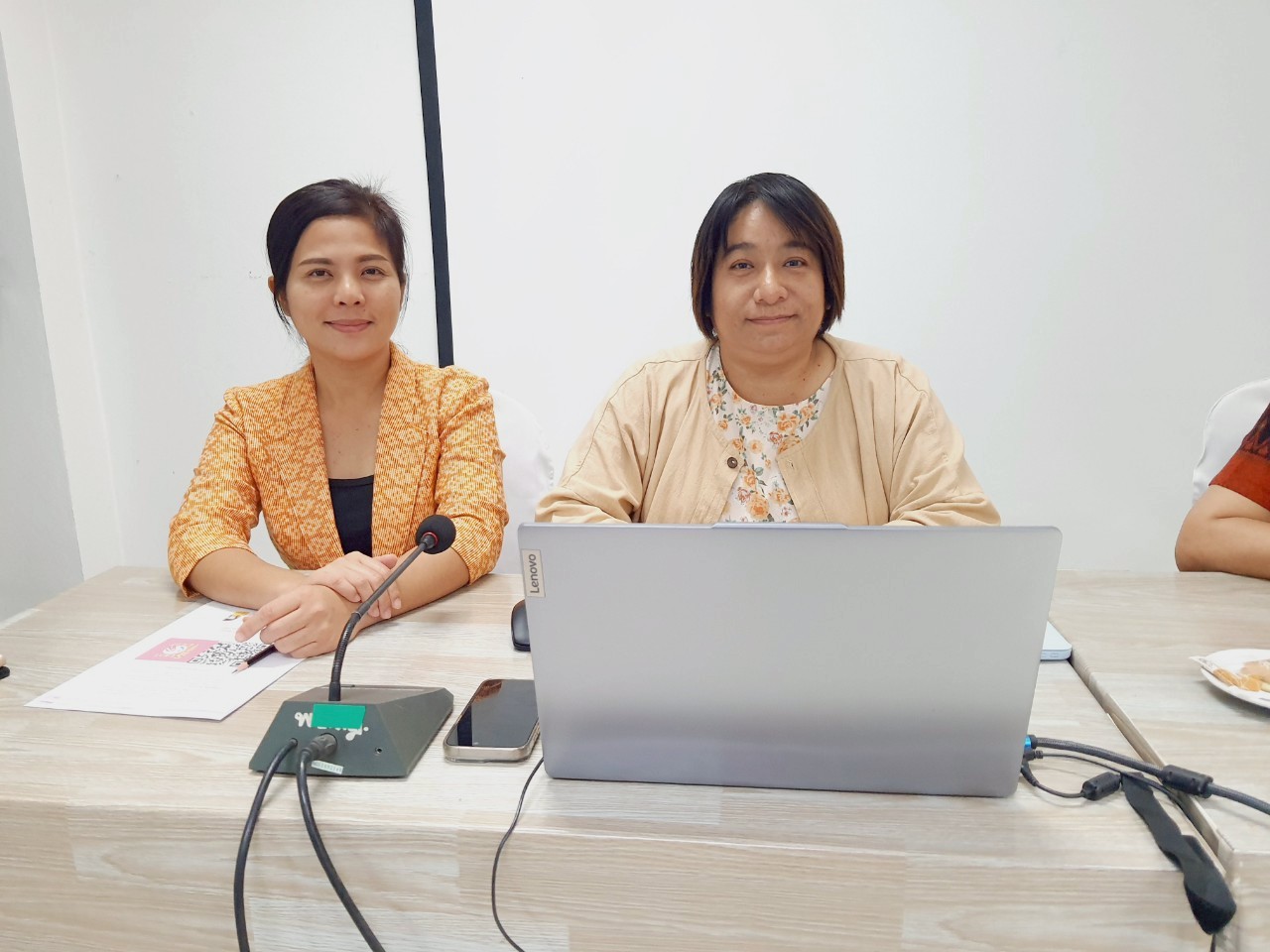 “พช.สุราษฎร์ธานี เข้ารับการคัดเลือก สำนักงานเลขานุการ อกส.จ. ดีเด่น’ ระดับศูนย์ศึกษาและพัฒนาชุมชน” พร้อมเดินหน้าสนับสนุนบทบาทสตรีอย่างยั่งยืน