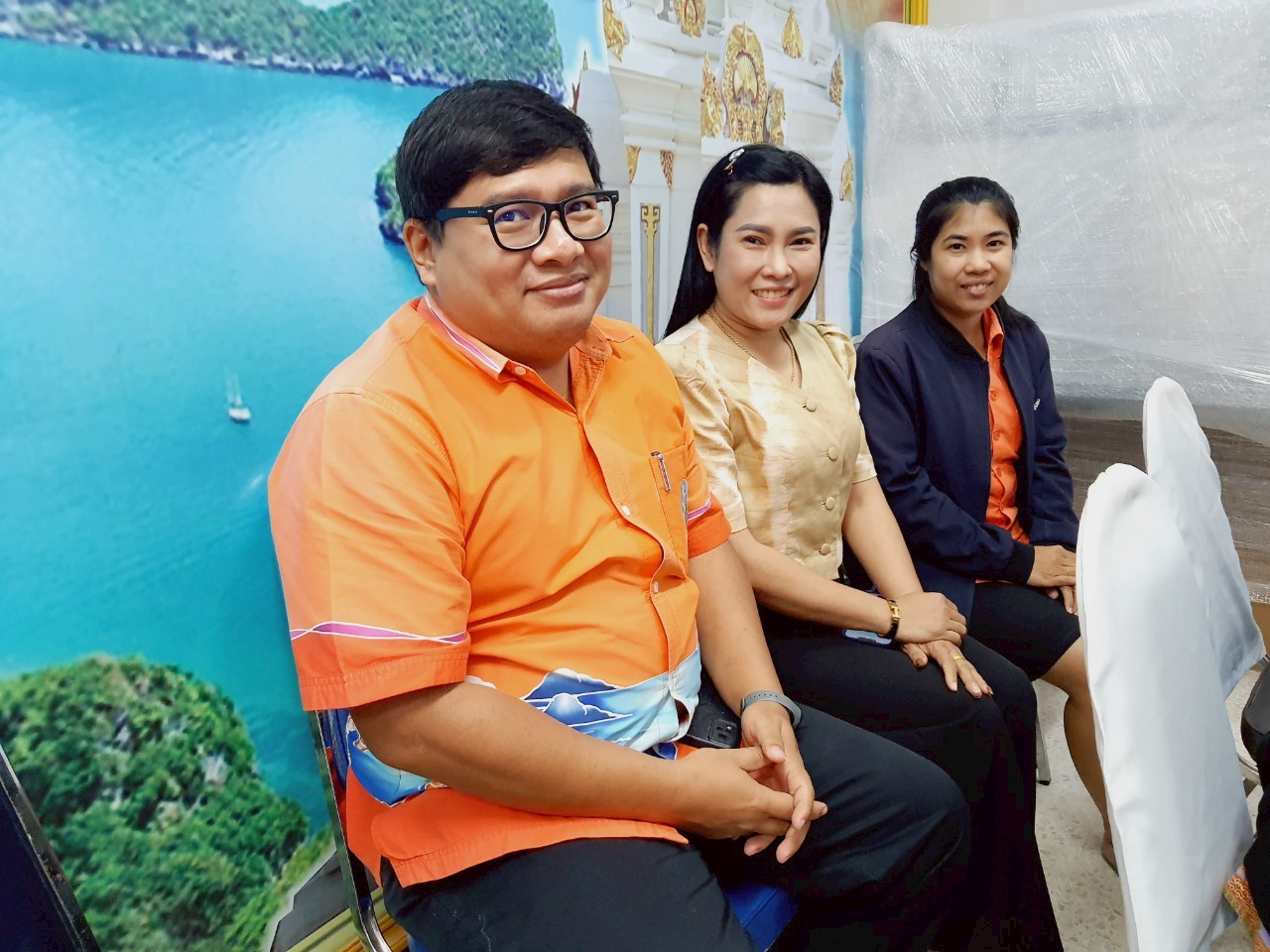 “พช.สุราษฎร์ธานี เข้ารับการคัดเลือก สำนักงานเลขานุการ อกส.จ. ดีเด่น’ ระดับศูนย์ศึกษาและพัฒนาชุมชน” พร้อมเดินหน้าสนับสนุนบทบาทสตรีอย่างยั่งยืน