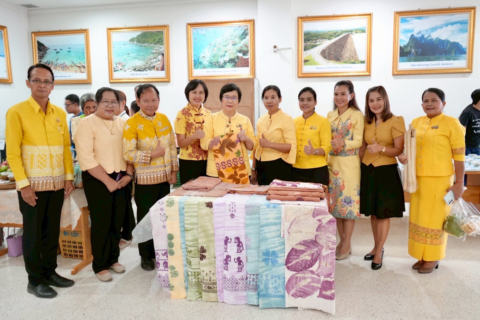 📣พช.สุราษฎร์ธานี จัดพิธีมอบประกาศเกียรติคุณคนกองทุนพัฒนาบทบาทสตรีดีเด่นระดับจังหวัด ตามโครงการเชิดชูเกียรติคนกองทุนพัฒนาบทบาทสตรี ประจำปี 2568 และประกาศเกียรติคุณสตรีดีเด่นการขับเคลื่อนนโยบายกระทรวงมหาดไทย ประจำปี 2568