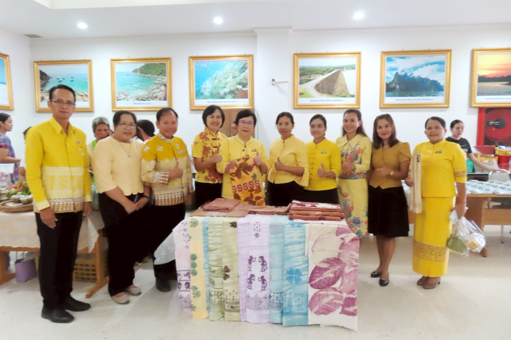 📣พช.สุราษฎร์ธานี จัดพิธีมอบประกาศเกียรติคุณคนกองทุนพัฒนาบทบาทสตรีดีเด่นระดับจังหวัด ตามโครงการเชิดชูเกียรติคนกองทุนพัฒนาบทบาทสตรี ประจำปี 2568 และประกาศเกียรติคุณสตรีดีเด่นการขับเคลื่อนนโยบายกระทรวงมหาดไทย ประจำปี 2568