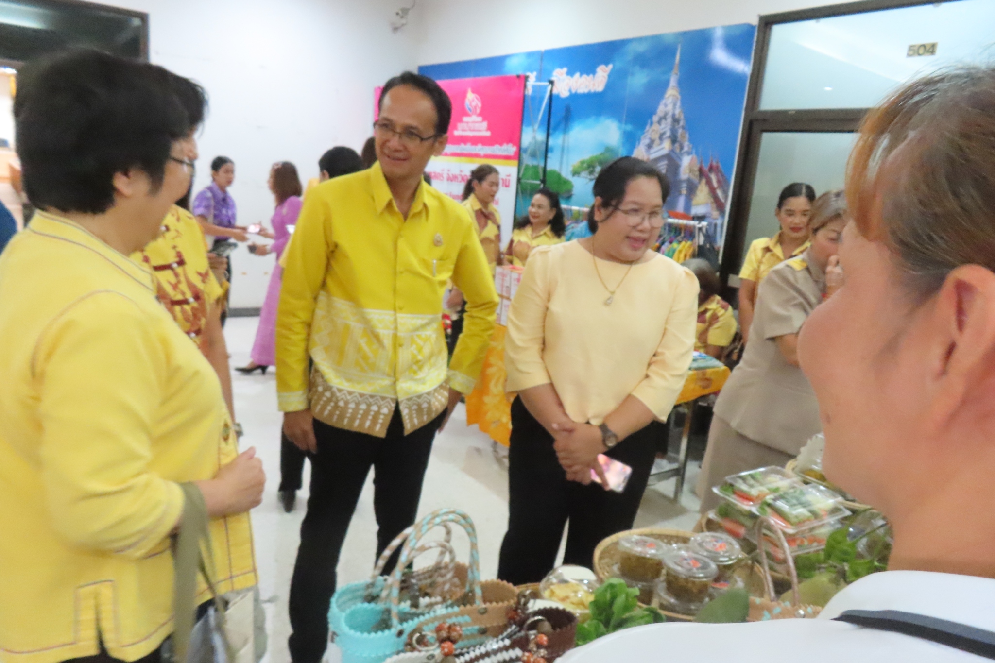 📣พช.สุราษฎร์ธานี จัดพิธีมอบประกาศเกียรติคุณคนกองทุนพัฒนาบทบาทสตรีดีเด่นระดับจังหวัด ตามโครงการเชิดชูเกียรติคนกองทุนพัฒนาบทบาทสตรี ประจำปี 2568 และประกาศเกียรติคุณสตรีดีเด่นการขับเคลื่อนนโยบายกระทรวงมหาดไทย ประจำปี 2568