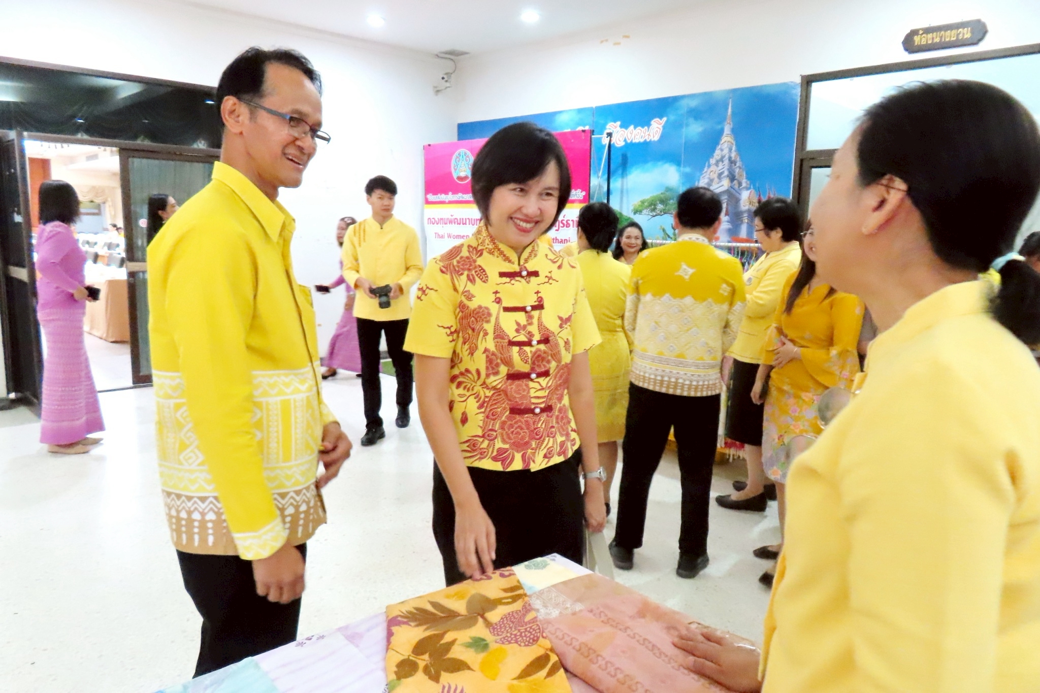 📣พช.สุราษฎร์ธานี จัดพิธีมอบประกาศเกียรติคุณคนกองทุนพัฒนาบทบาทสตรีดีเด่นระดับจังหวัด ตามโครงการเชิดชูเกียรติคนกองทุนพัฒนาบทบาทสตรี ประจำปี 2568 และประกาศเกียรติคุณสตรีดีเด่นการขับเคลื่อนนโยบายกระทรวงมหาดไทย ประจำปี 2568