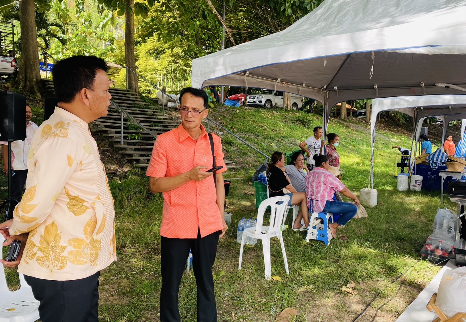 ของดีจากชุมชน ! พช.สุราษฎร์ร่วมกับท่องเที่ยวและกีฬาสุราษฎร์ เทศบาลเมืองนาสาร ส่งเสริมผลิตภัณฑ์ OTOP ในงานเงาะโรงเรียนนาสาร GI สุราษฎร์ธานี ประจำปี 2568