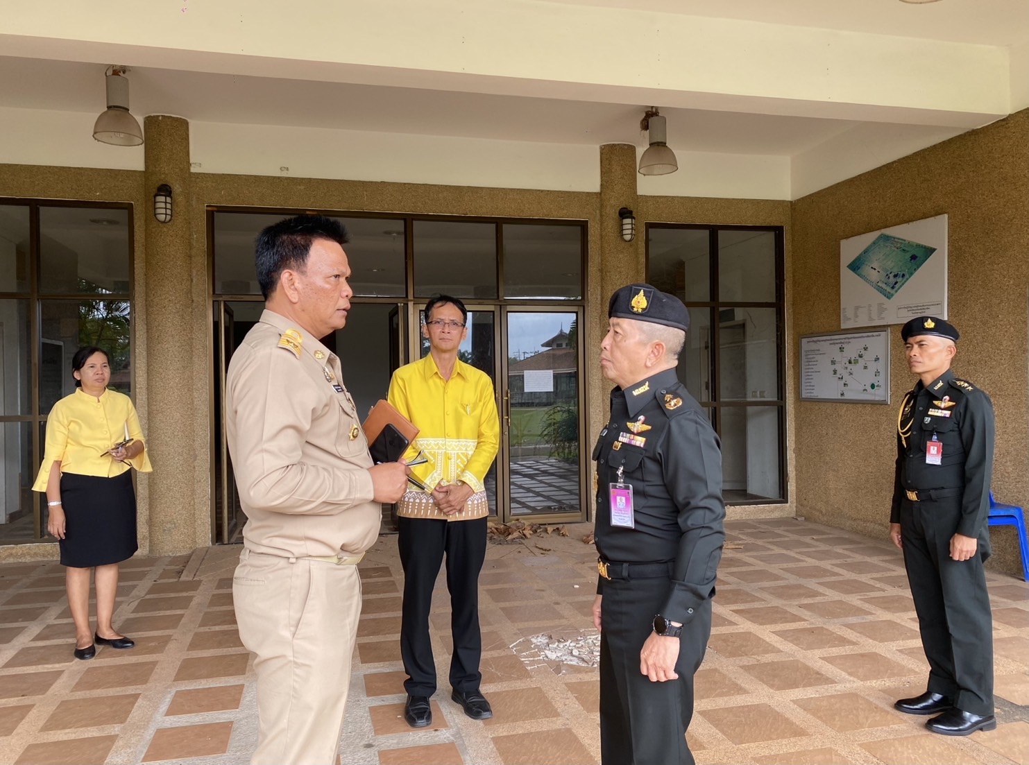 พช.สุราษฎร์ ร่วมกับมณฑลทหารบกที่ ๔๕ จัดหาพื้นที่เตรียมเปิดศูนย์จำหน่ายผลิตภัณฑ์ OTOP จังหวัดสุราษฎร์ธานี