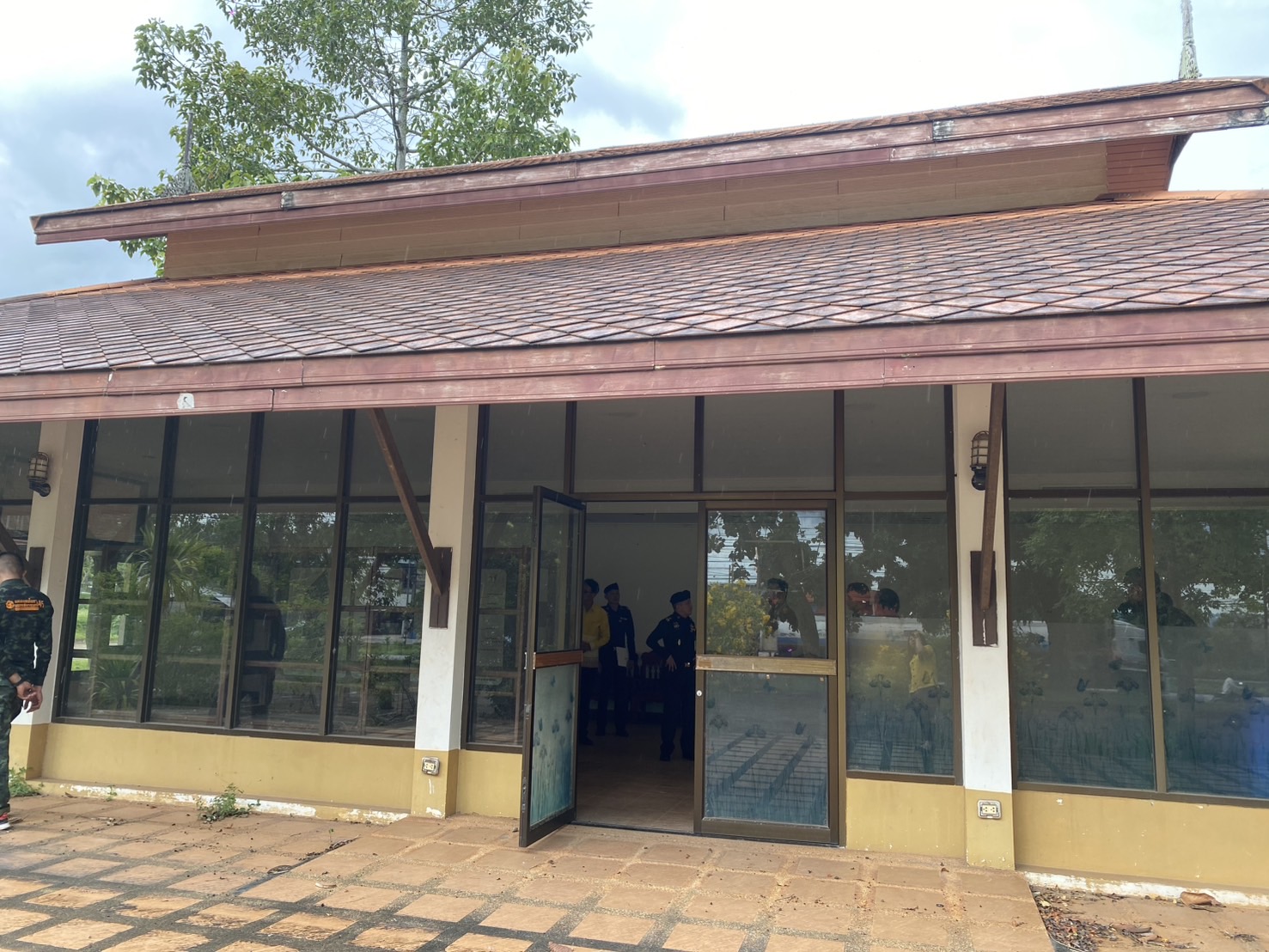 พช.สุราษฎร์ ร่วมกับมณฑลทหารบกที่ ๔๕ จัดหาพื้นที่เตรียมเปิดศูนย์จำหน่ายผลิตภัณฑ์ OTOP จังหวัดสุราษฎร์ธานี