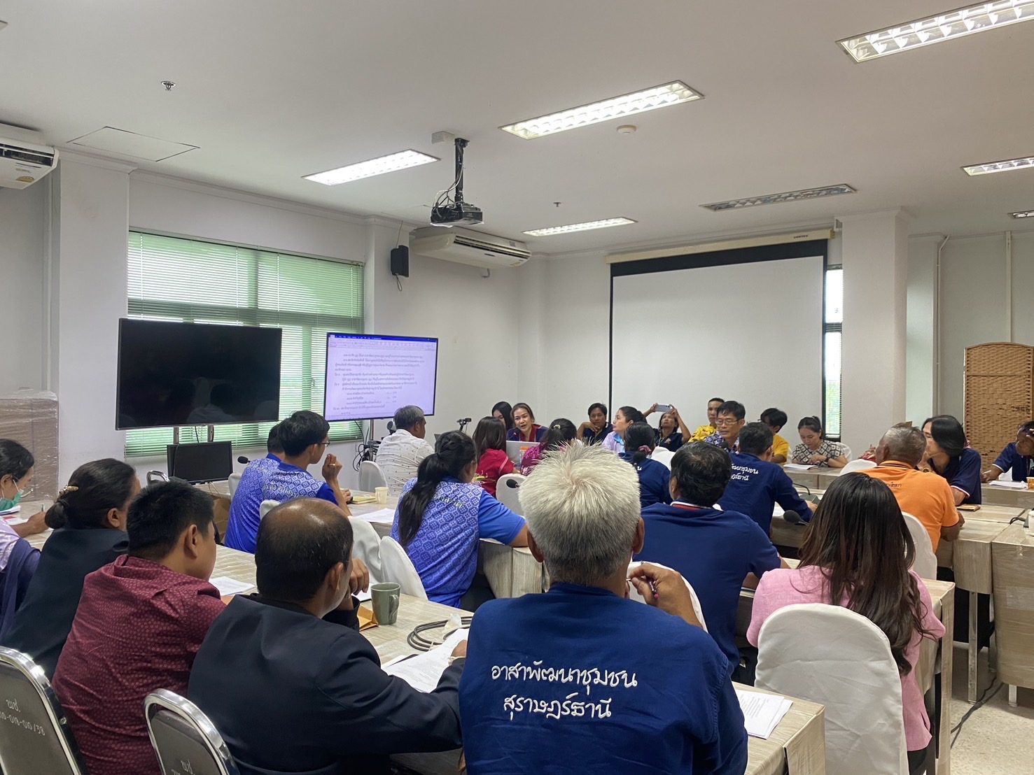 พช.สุราษฎร์ ไม่หยุดขับเคลื่อนงานชมรมอาสาพัฒนาชุมชน ผลักดันสวัสดิการแก่สมาชิก