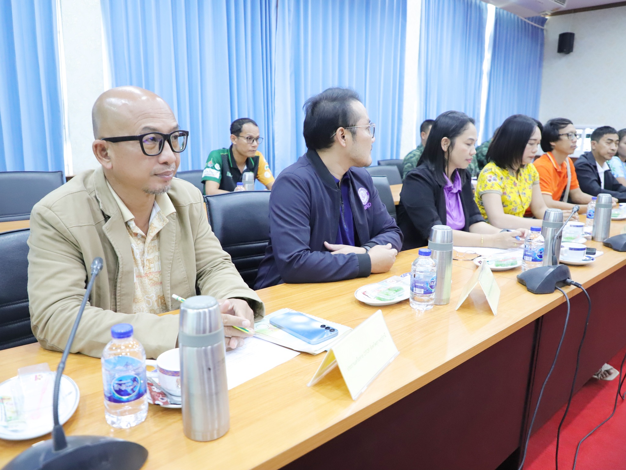 พช.สุราษฎร์ธานี ร่วมประชุมเพื่อบูรณาการขับเคลื่อนกิจกรรมศูนย์เรียนรู้ตามหลักปรัชญาของเศรษฐกิจพอเพียงค่ายวิภาวดีรังสิต