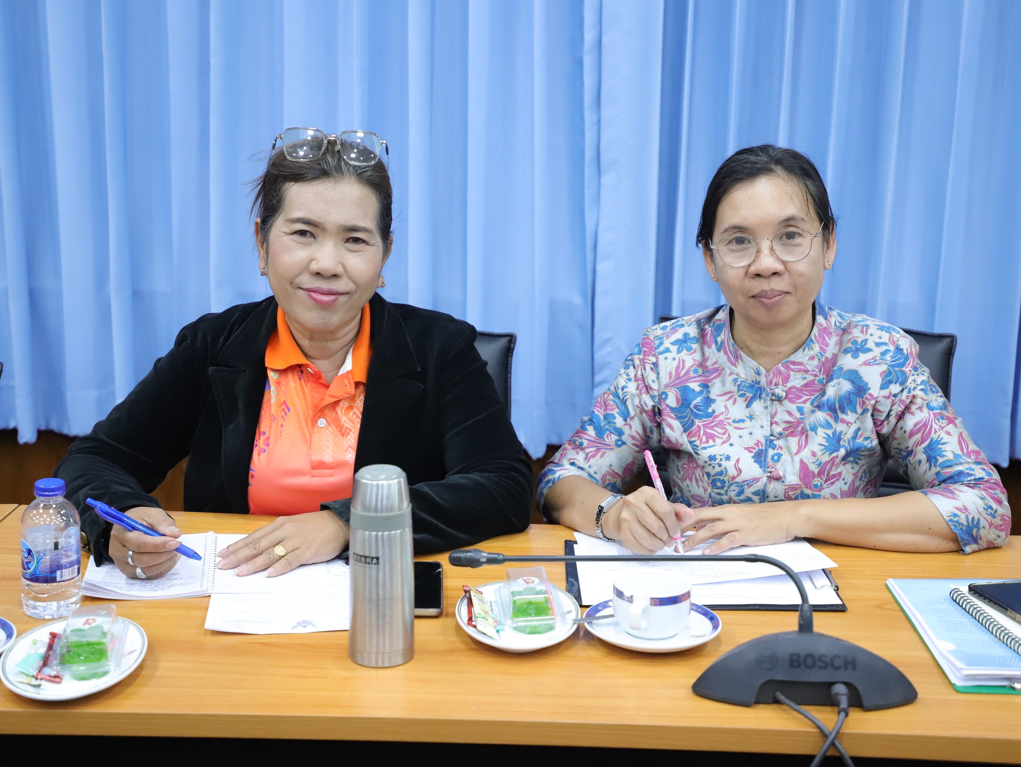 พช.สุราษฎร์ธานี ร่วมประชุมเพื่อบูรณาการขับเคลื่อนกิจกรรมศูนย์เรียนรู้ตามหลักปรัชญาของเศรษฐกิจพอเพียงค่ายวิภาวดีรังสิต