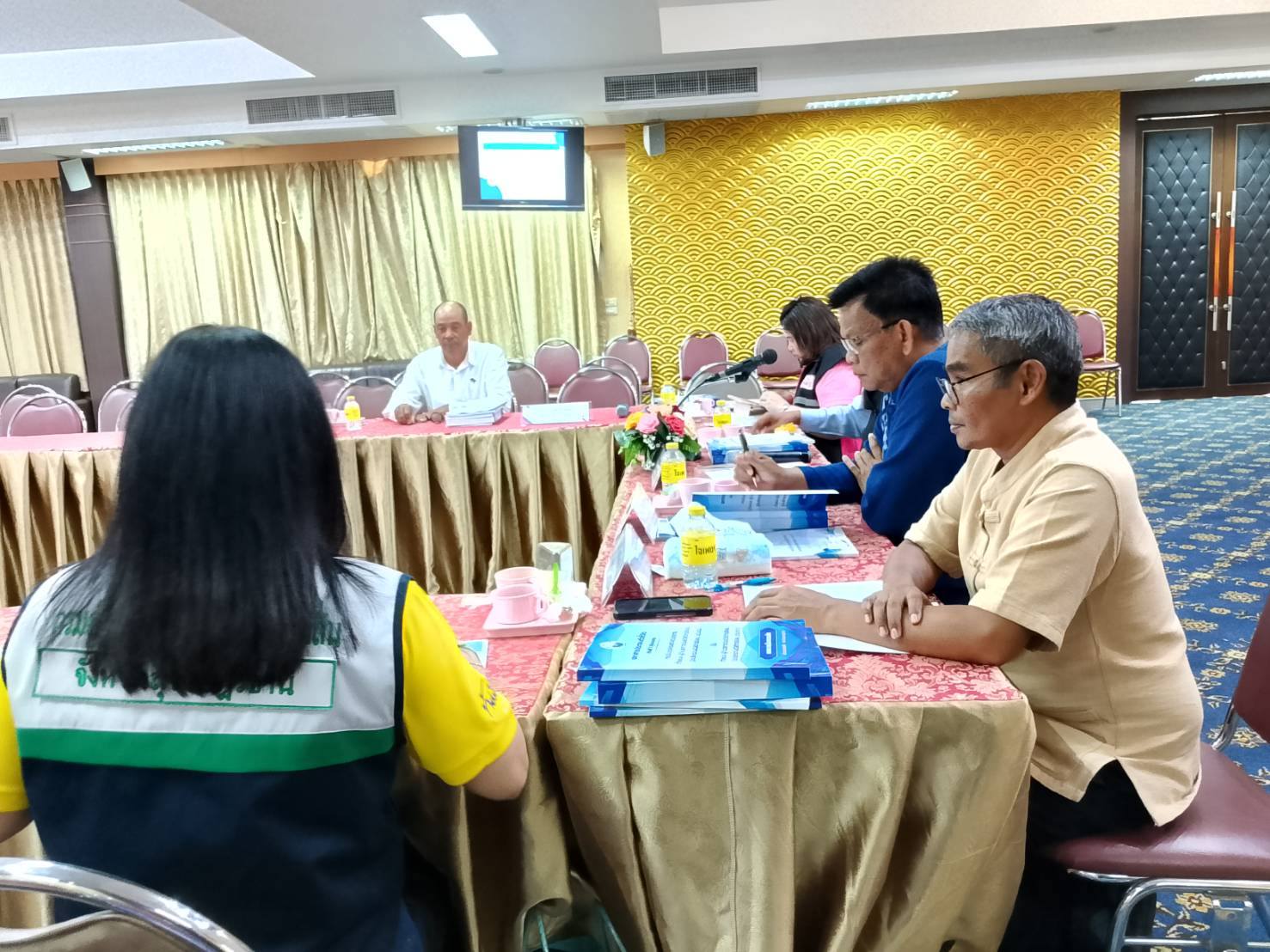 พช.สุราษฎร์ธานี ร่วมประชุมคณะกรรมการปรับปรุงโครงสร้างส่วนราชการประเภทอำนวยการท้องถิ่น ระดับต้นเป็นประเภทอำนวยการท้องถิ่นระดับกลาง (กองสวัสดิการสังคม)