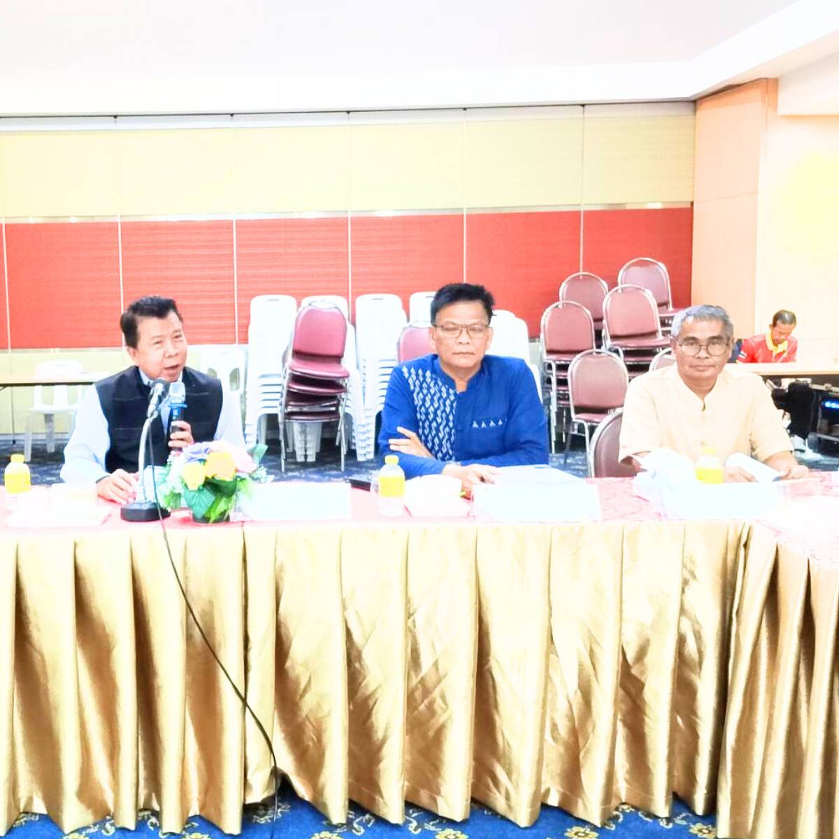 พช.สุราษฎร์ธานี ร่วมประชุมคณะกรรมการปรับปรุงโครงสร้างส่วนราชการประเภทอำนวยการท้องถิ่น ระดับต้นเป็นประเภทอำนวยการท้องถิ่นระดับกลาง (กองสวัสดิการสังคม)