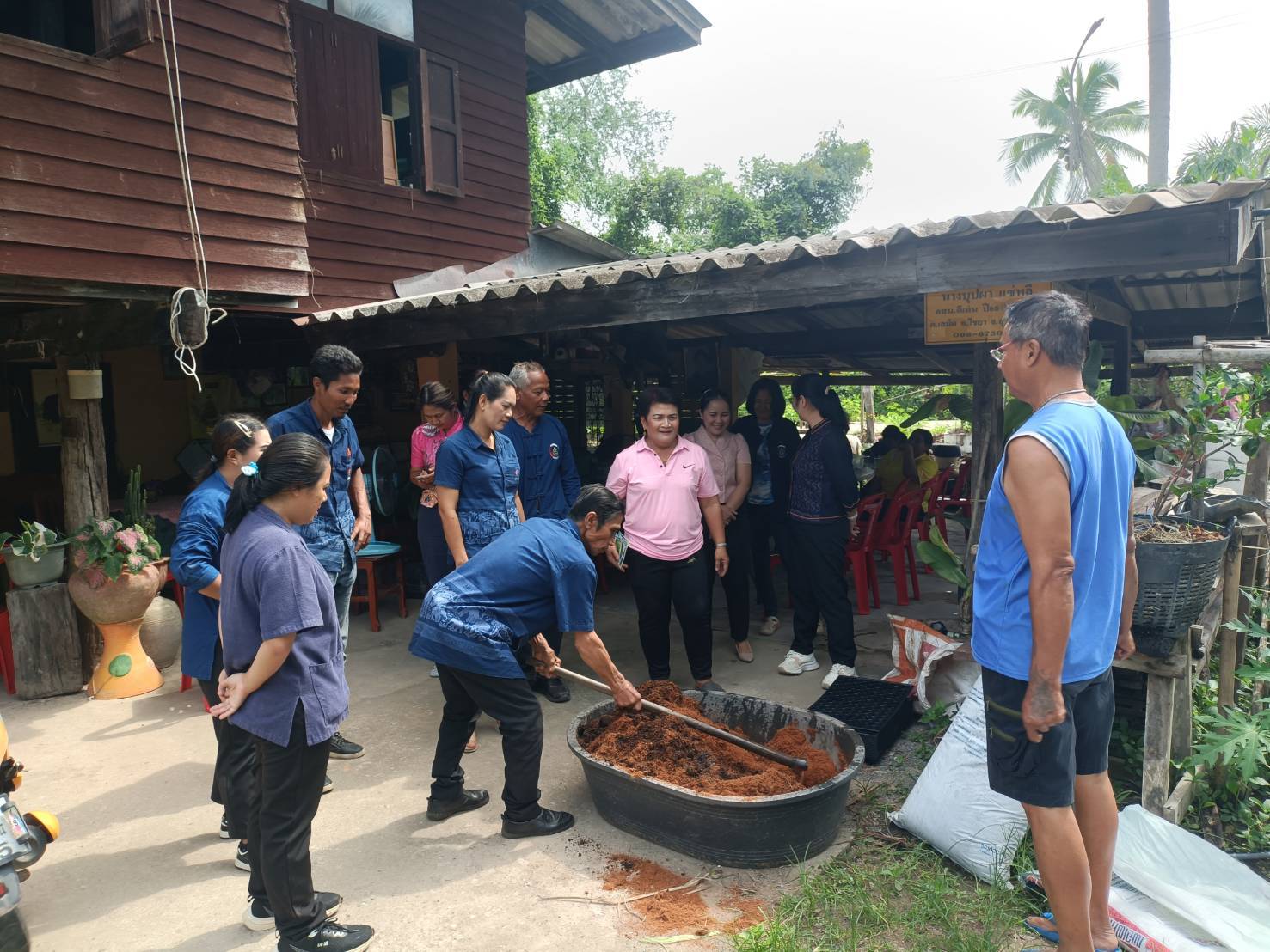 พช.สุราษฎร์ ร่วมขับเคลื่อนกิจกรรมชมรมผู้นำอาสาพัฒนาชุมชนอำเภอไชยา