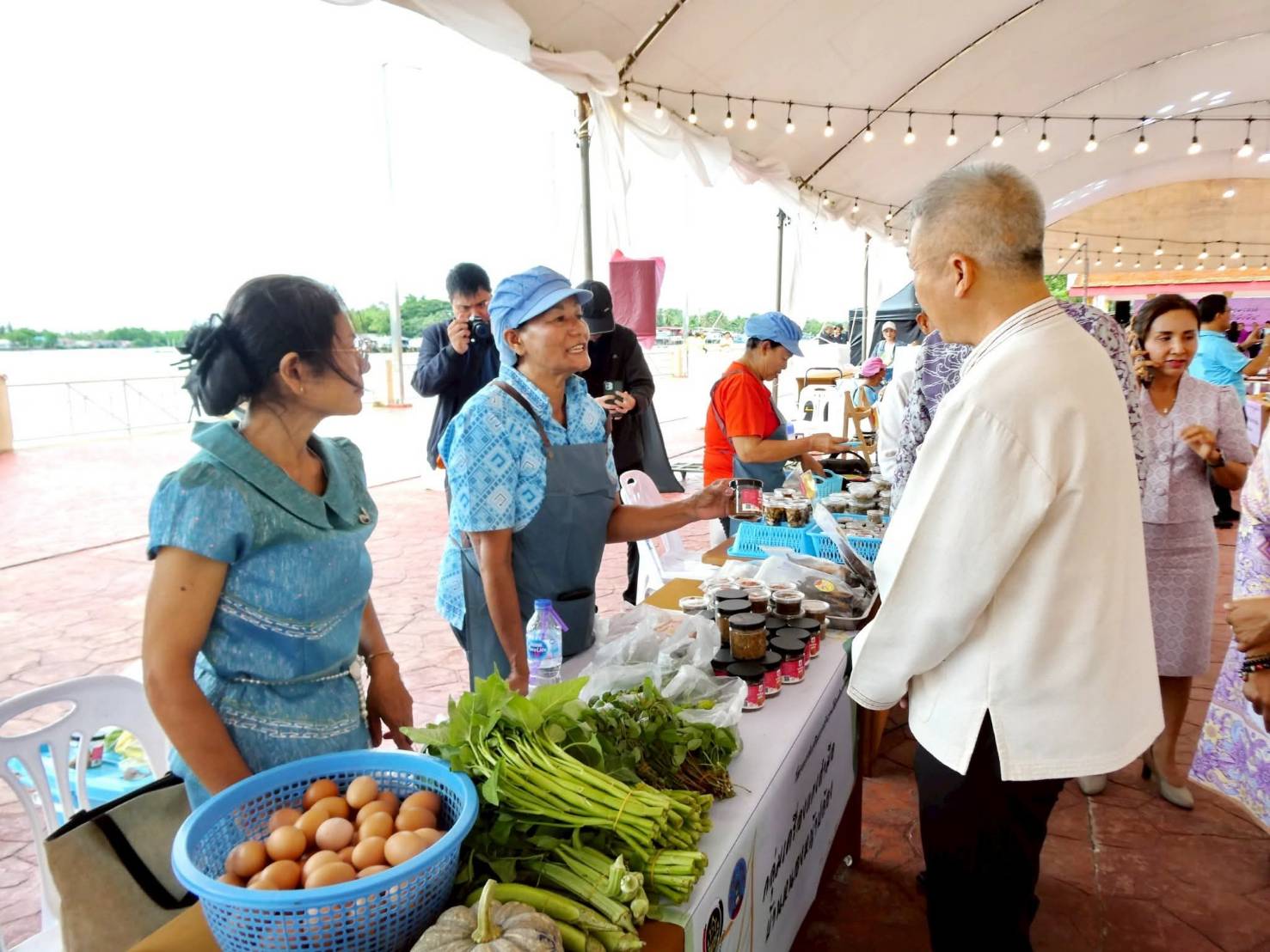 📢พช.สุราษฎร์ธานี จัดกิจกรรม “Better Life Showcase คุณภาพชีวิตดี วิถียั่งยืน” ภายใต้โครงการมหกรรมความสำเร็จการพัฒนาคุณภาพชีวิตของประชาชน พร้อมบูรณาการจัดแสดงและจำหน่ายสินค้าภายใต้โครงการส่งเสริมการสร้างรายได้จากกิจการอาหารปลอดภัย กิจกรรมเชื่อมโยงช่องทางการตลาดในการสร้างรายได้จากกิจการอาหารปลอดภัย