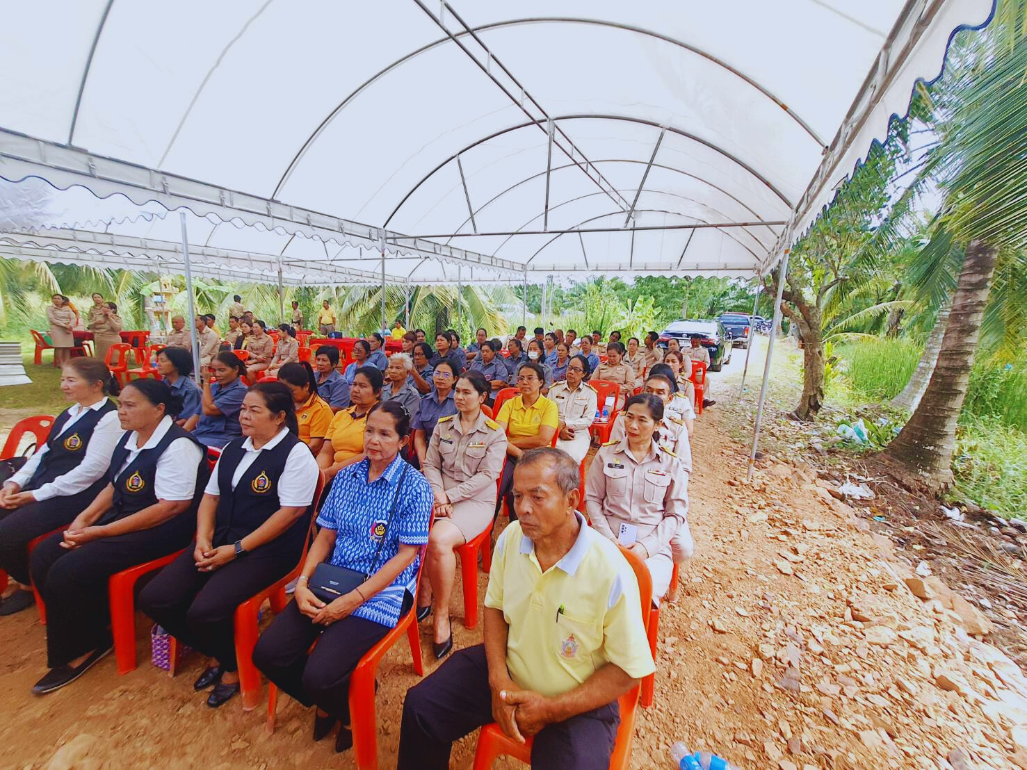 📢พช.สุราษฎร์ธานี จัดพิธีส่งมอบ “บ้านห่วงใยจากใจ GLO ประจำปี ๒๕๖๘”