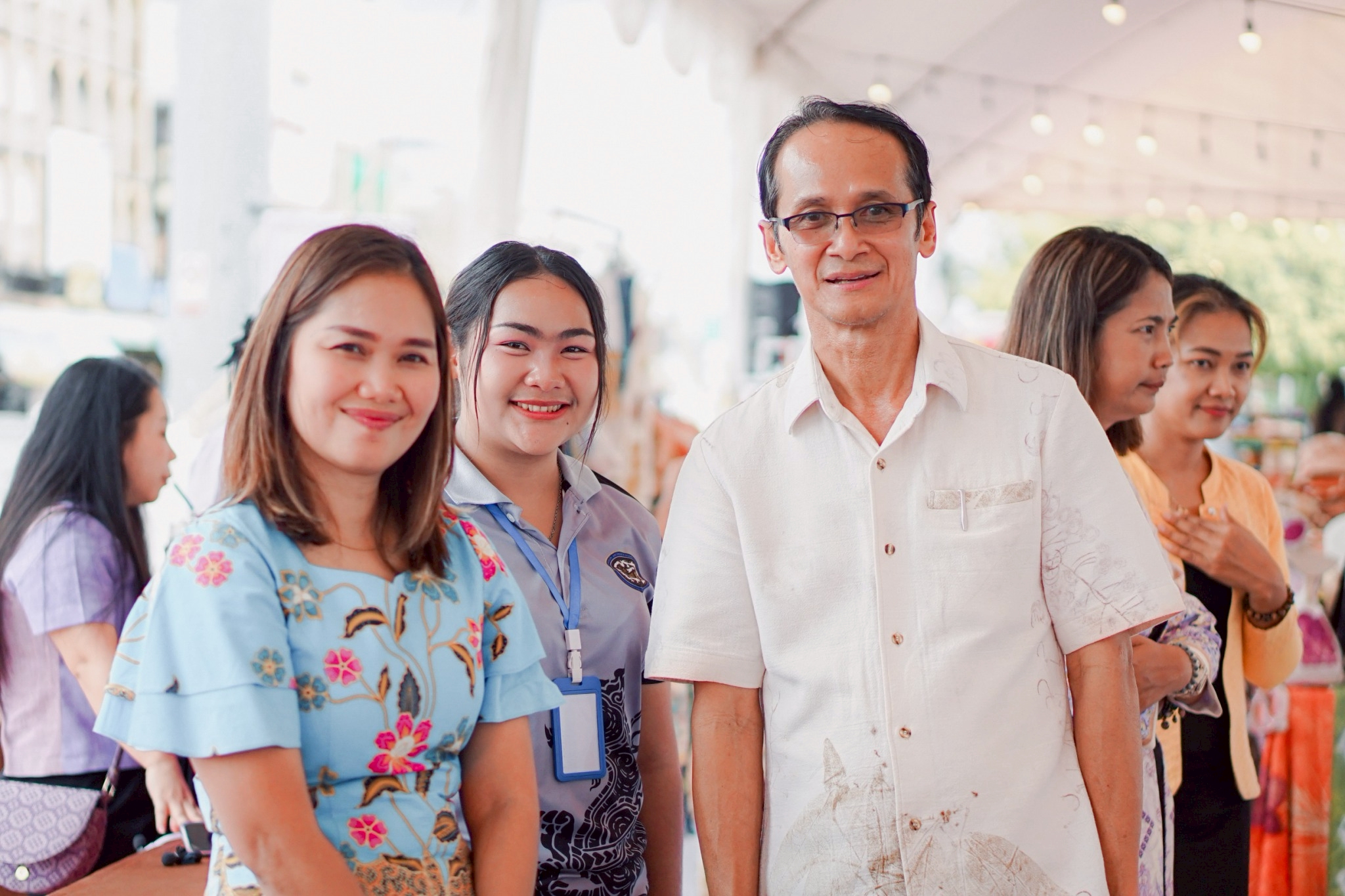 📢พช.สุราษฎร์ธานี จัดกิจกรรม “Better Life Showcase คุณภาพชีวิตดี วิถียั่งยืน” ภายใต้โครงการมหกรรมความสำเร็จการพัฒนาคุณภาพชีวิตของประชาชน พร้อมบูรณาการจัดแสดงและจำหน่ายสินค้าภายใต้โครงการส่งเสริมการสร้างรายได้จากกิจการอาหารปลอดภัย กิจกรรมเชื่อมโยงช่องทางการตลาดในการสร้างรายได้จากกิจการอาหารปลอดภัย