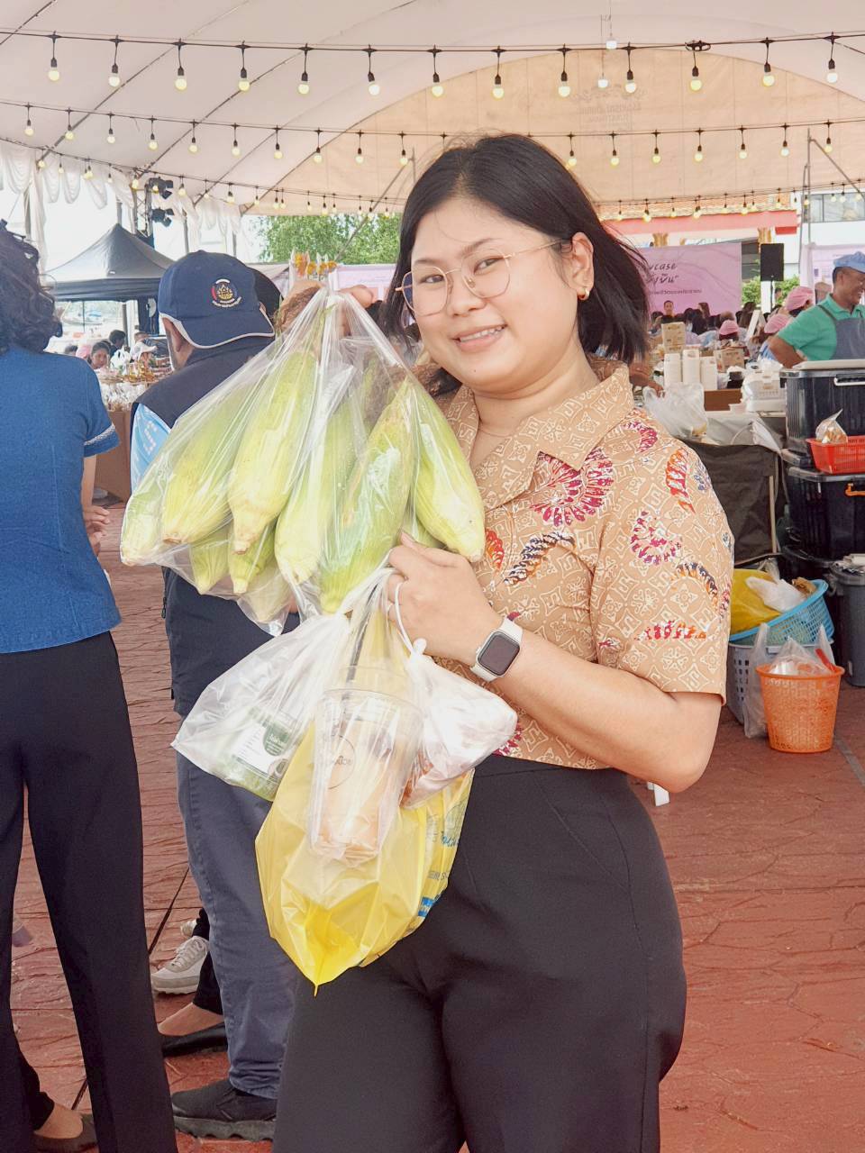 📢พช.สุราษฎร์ธานี จัดกิจกรรม “Better Life Showcase คุณภาพชีวิตดี วิถียั่งยืน” ภายใต้โครงการมหกรรมความสำเร็จการพัฒนาคุณภาพชีวิตของประชาชน พร้อมบูรณาการจัดแสดงและจำหน่ายสินค้าภายใต้โครงการส่งเสริมการสร้างรายได้จากกิจการอาหารปลอดภัย กิจกรรมเชื่อมโยงช่องทางการตลาดในการสร้างรายได้จากกิจการอาหารปลอดภัย