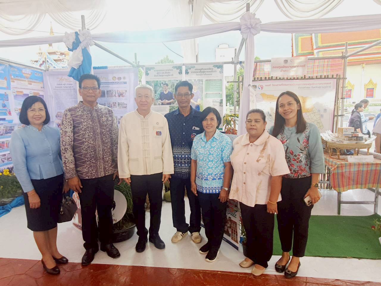 📢พช.สุราษฎร์ธานี จัดกิจกรรม “Better Life Showcase คุณภาพชีวิตดี วิถียั่งยืน” ภายใต้โครงการมหกรรมความสำเร็จการพัฒนาคุณภาพชีวิตของประชาชน พร้อมบูรณาการจัดแสดงและจำหน่ายสินค้าภายใต้โครงการส่งเสริมการสร้างรายได้จากกิจการอาหารปลอดภัย กิจกรรมเชื่อมโยงช่องทางการตลาดในการสร้างรายได้จากกิจการอาหารปลอดภัย