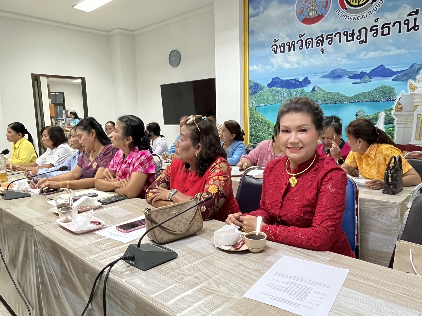 พช.สุราษฎร์ธานี คัดเลือกคณะกรรมการพัฒนาสตรีจังหวัดสุราษฎร์ธานี (กพสจ.) ครั้งที่ 1 ประจำปี 2568